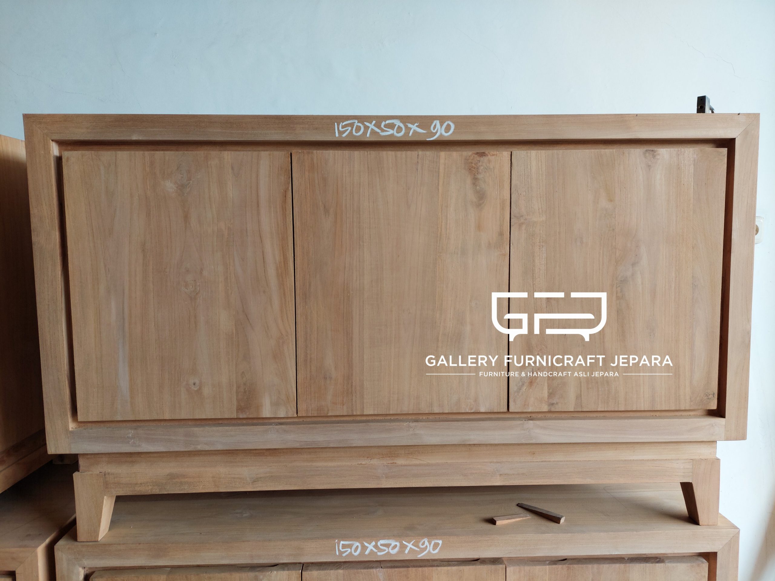 bufet minimalis polos 150x50x90cm