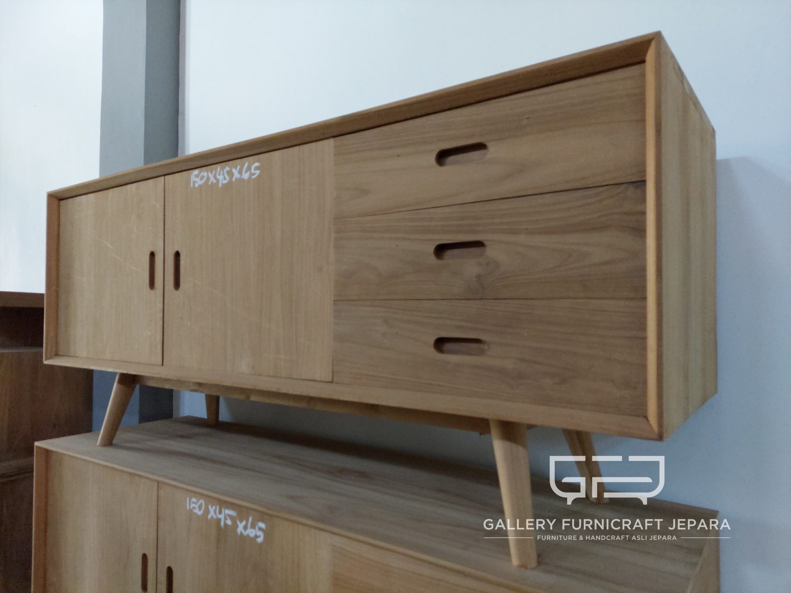 bufet pendek kaki retro 150x45x65cm