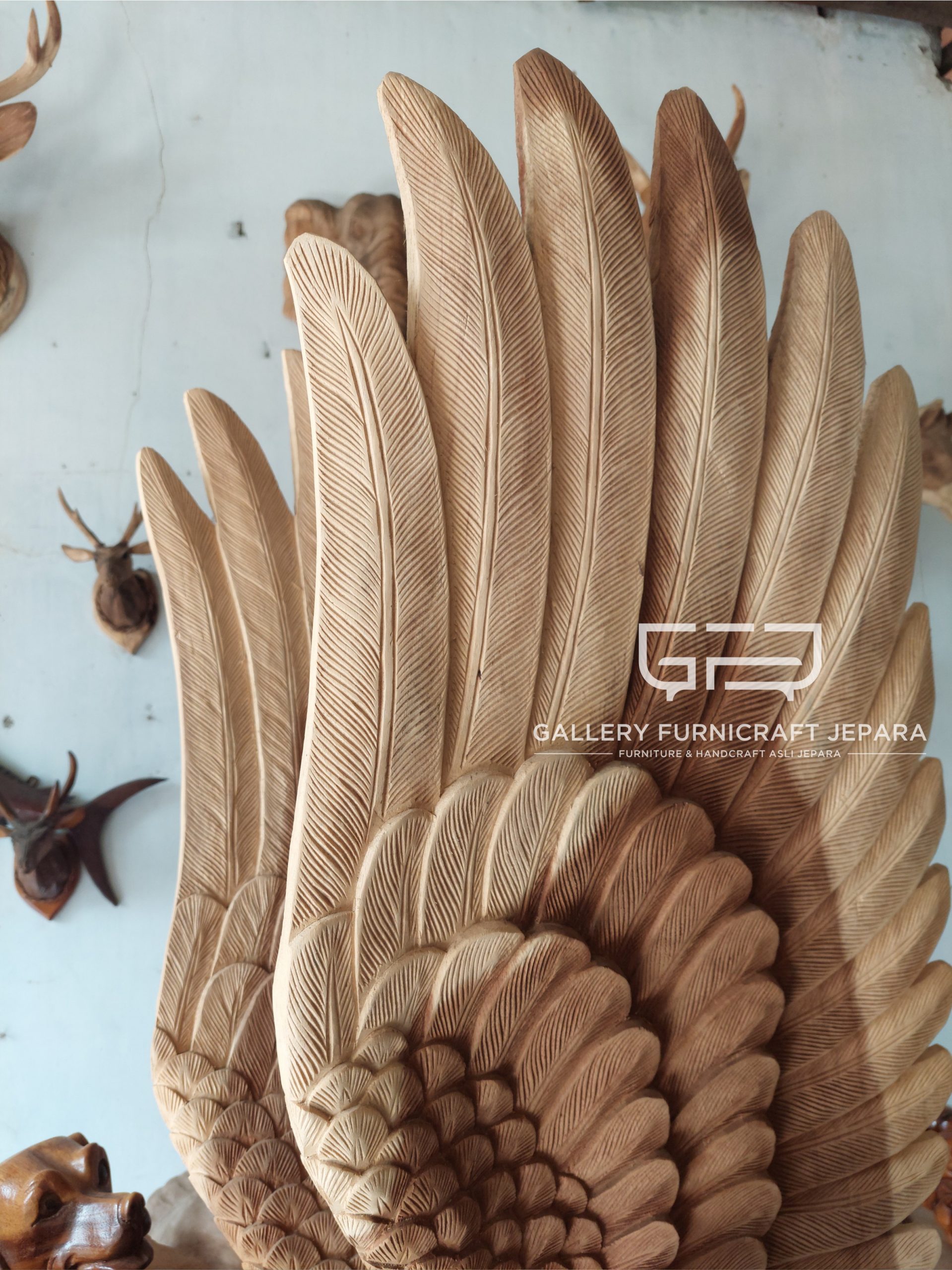 patung elang 45x50x180cm @5k 05