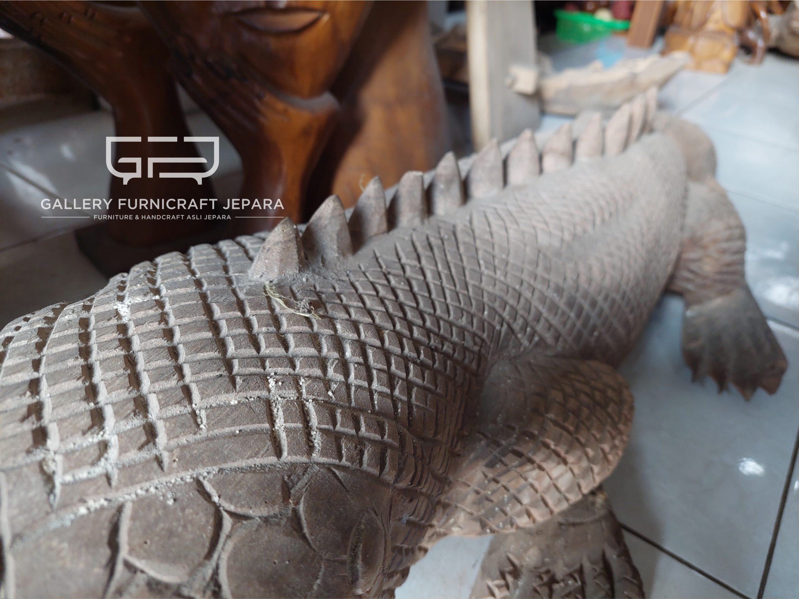 patung iguana 140x40x25cm @1.5k 02