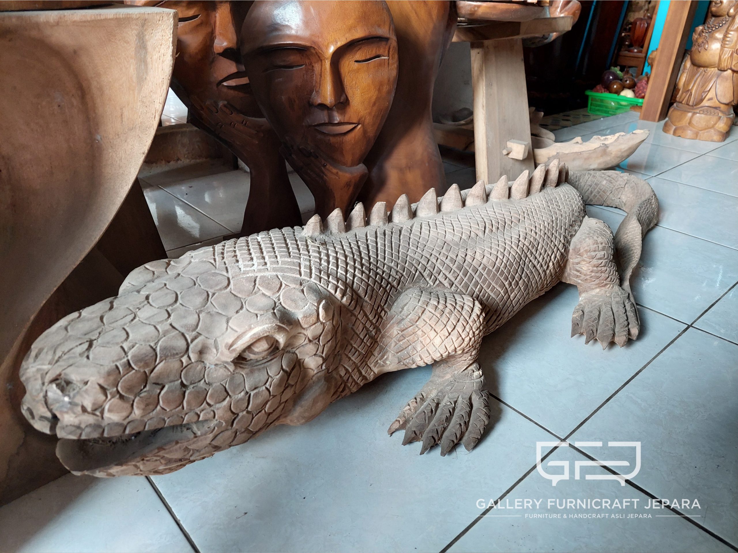 patung iguana 140x40x25cm @1.5k 04