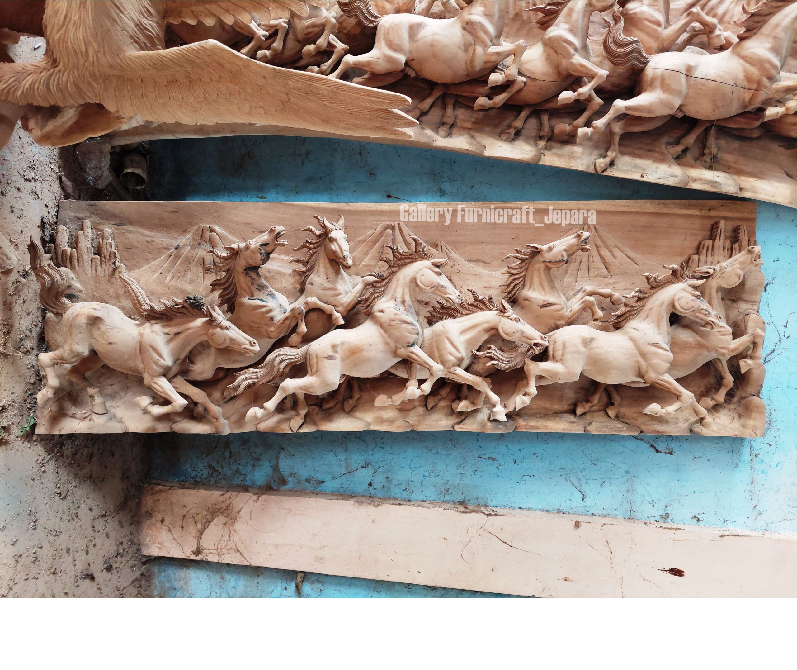 relief kuda dinding trembesi 180x25x60cm @3500 03