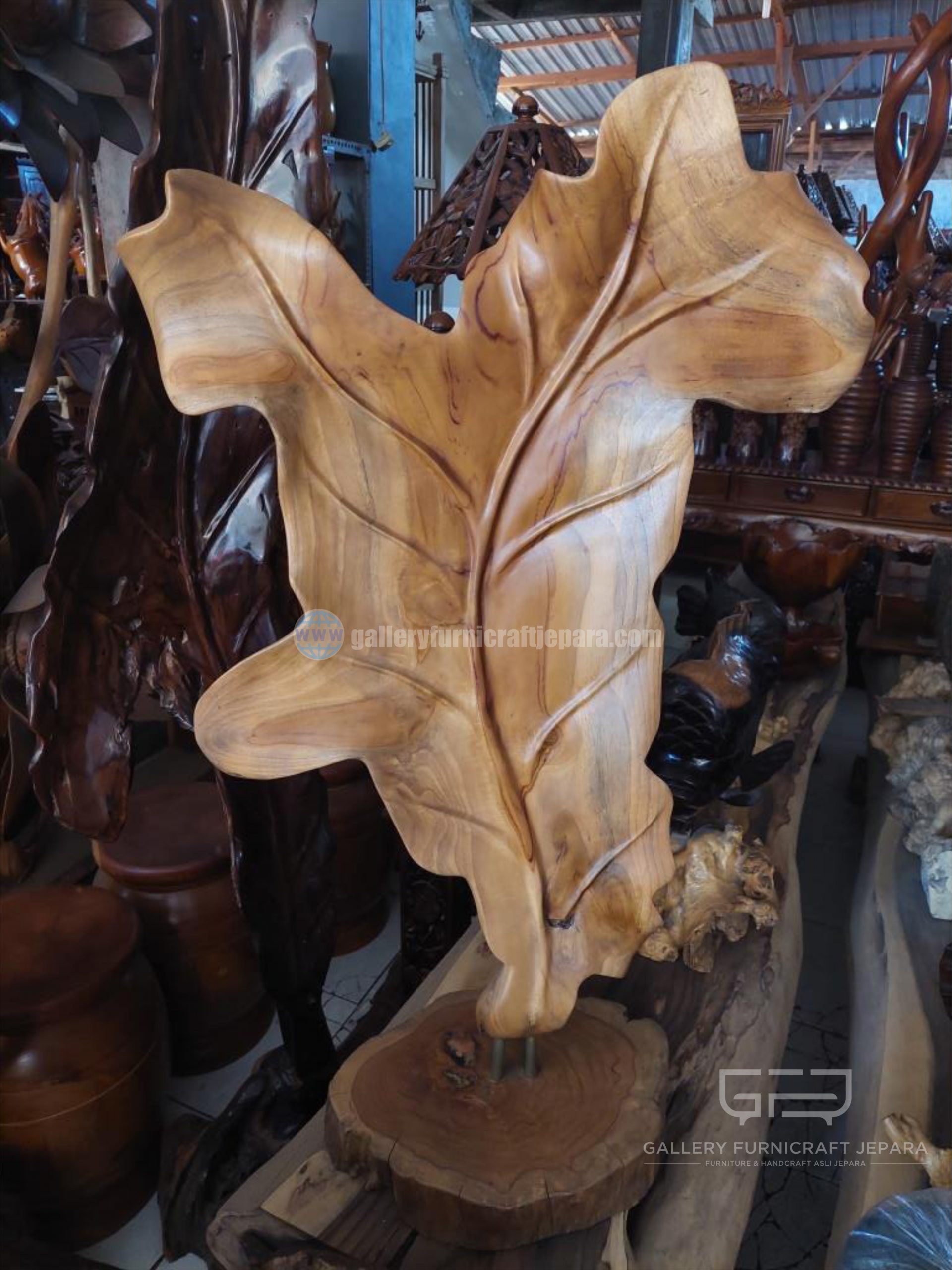 hiasan patung daun jati 50x90cm @350 03