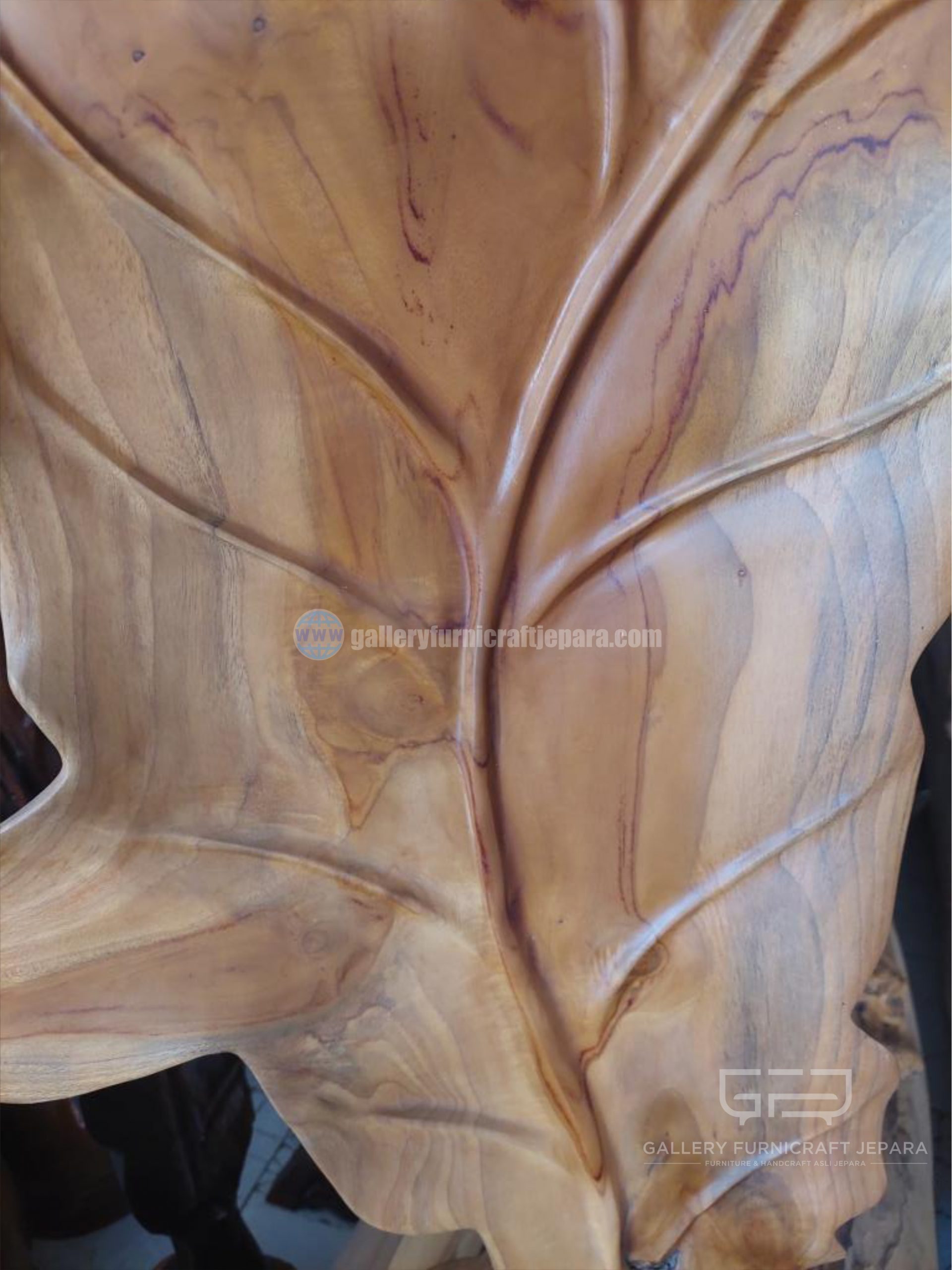 hiasan patung daun jati 50x90cm @350