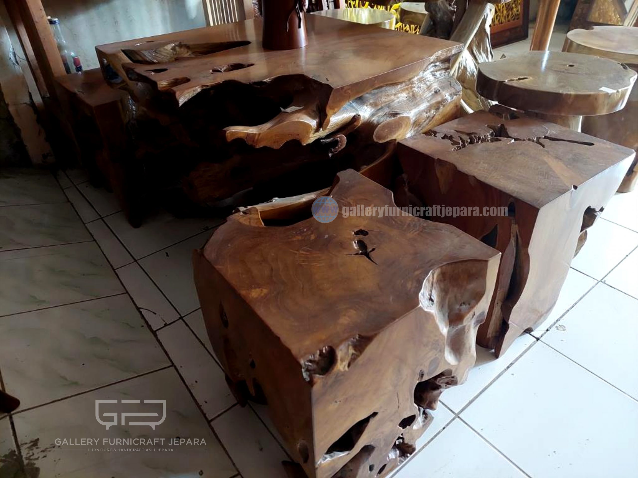 meja akar jati kotak 65x55 @4.5 kursi 35x40 @600