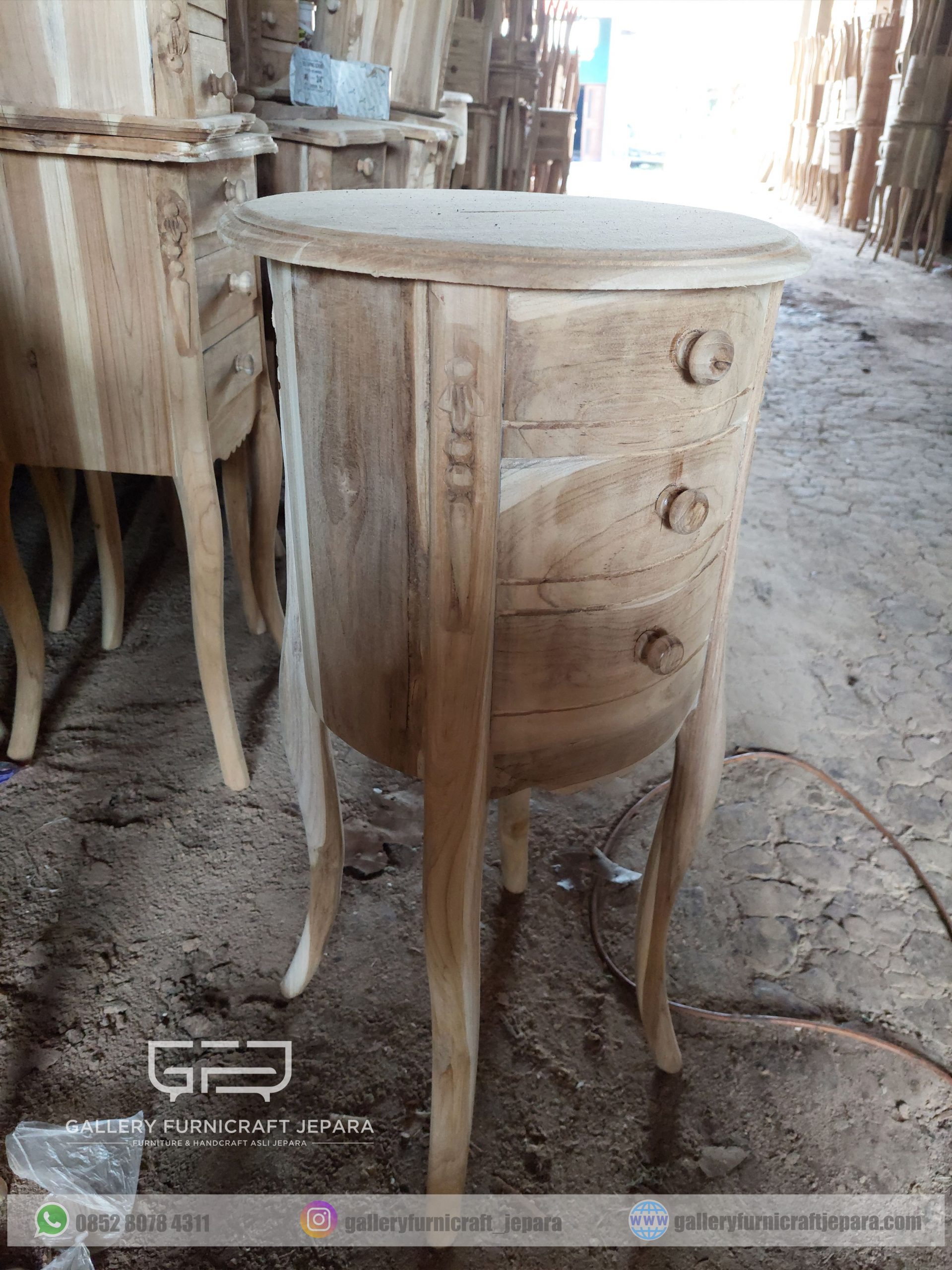 nakas hias bulat celengan kayu jati unfinish 30x30x70 cm @120