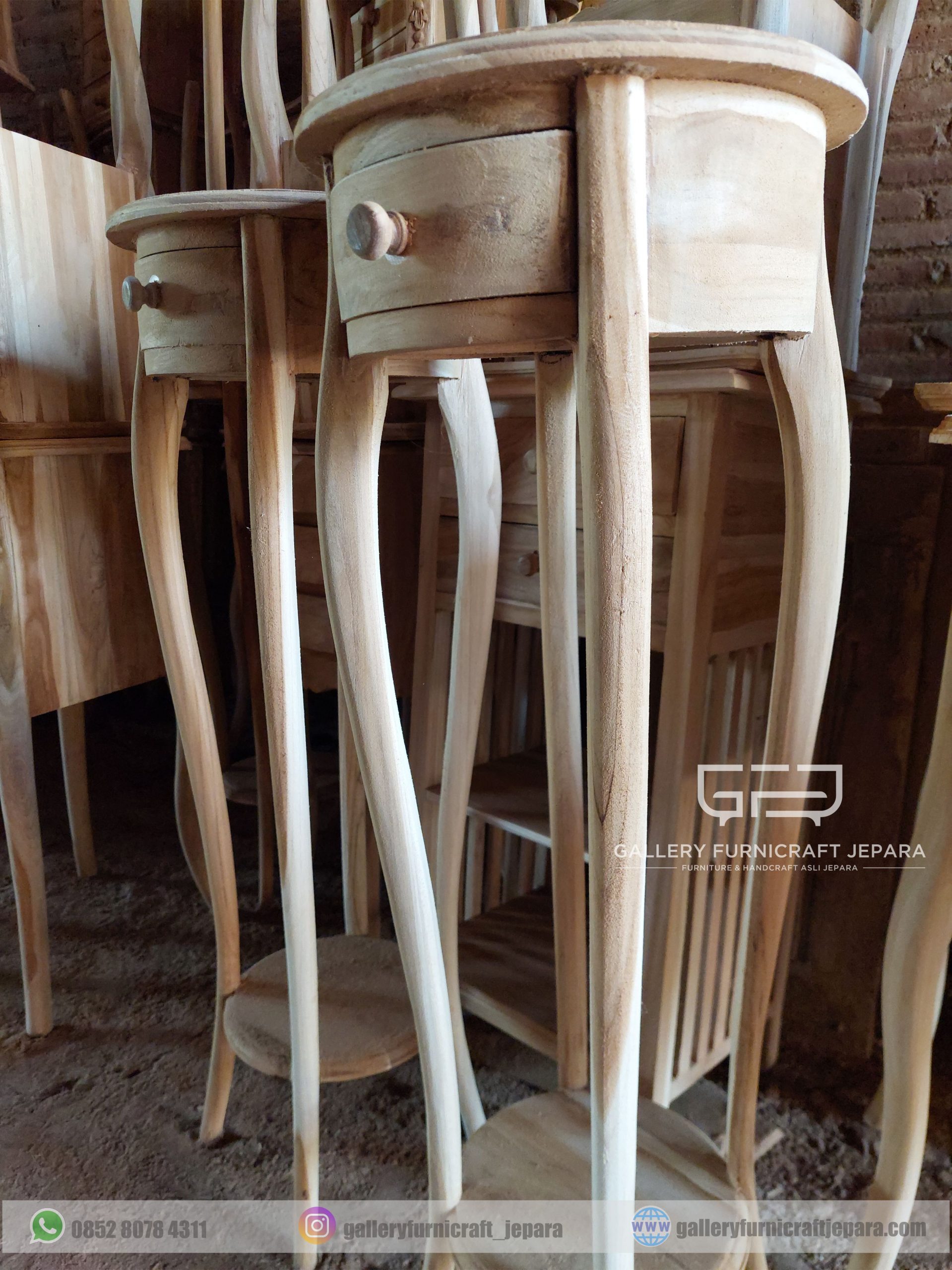 nakas hias cumi kayu jati unfinish 30x30x90 cm @120 03