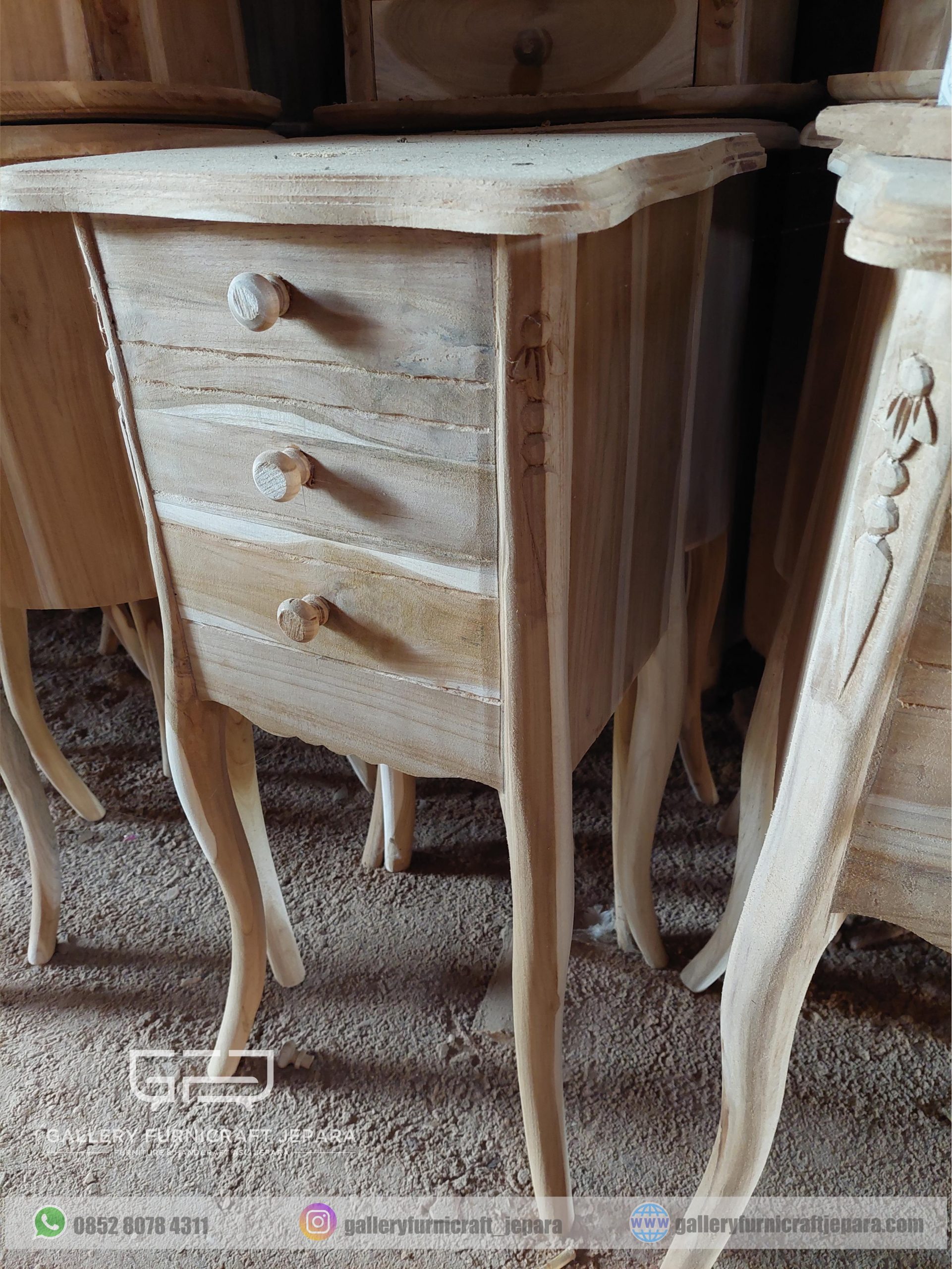 nakas hias kupu celengan kayu jati unfinish 35x35x70 cm @120 02