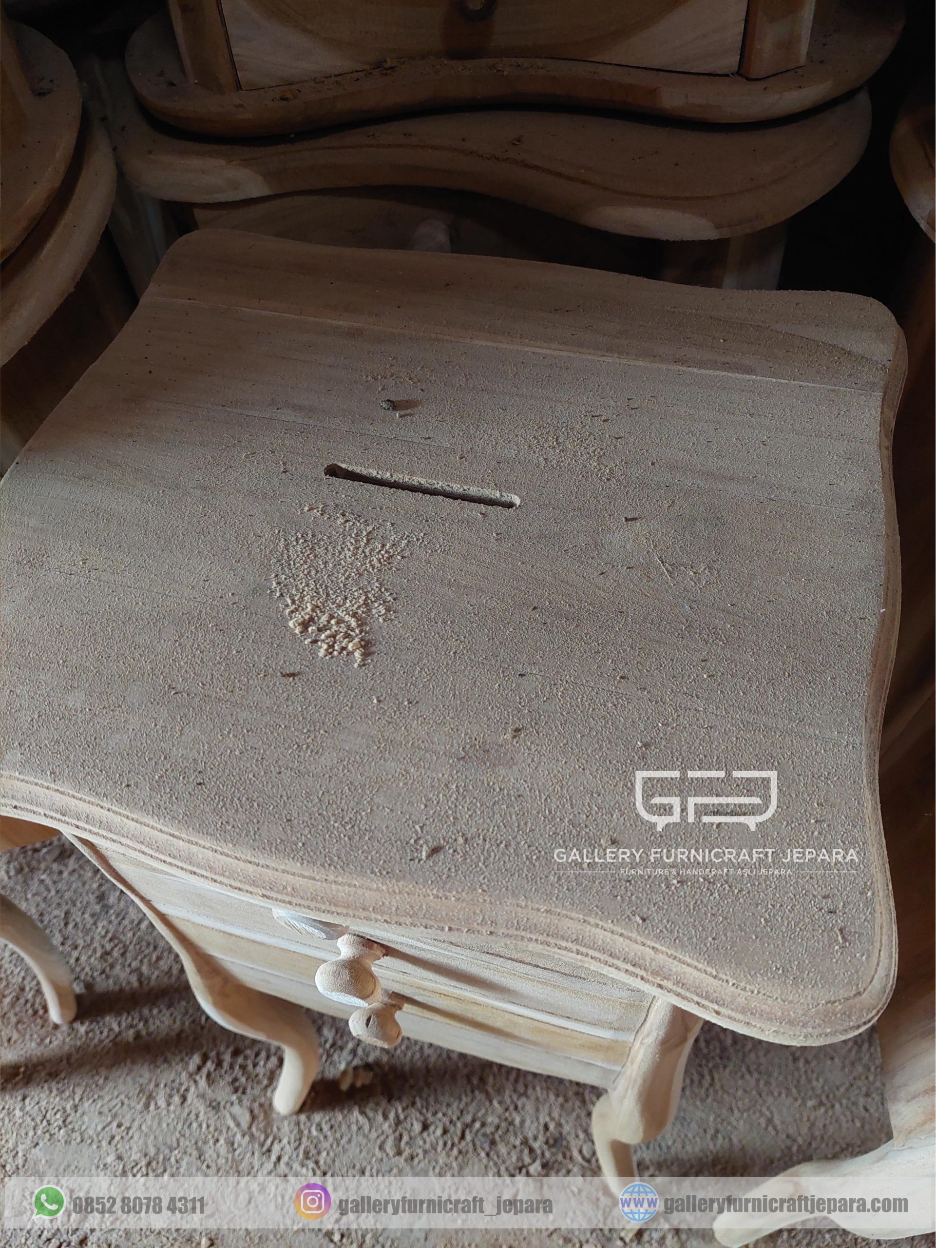 nakas hias kupu celengan kayu jati unfinish 35x35x70 cm @120