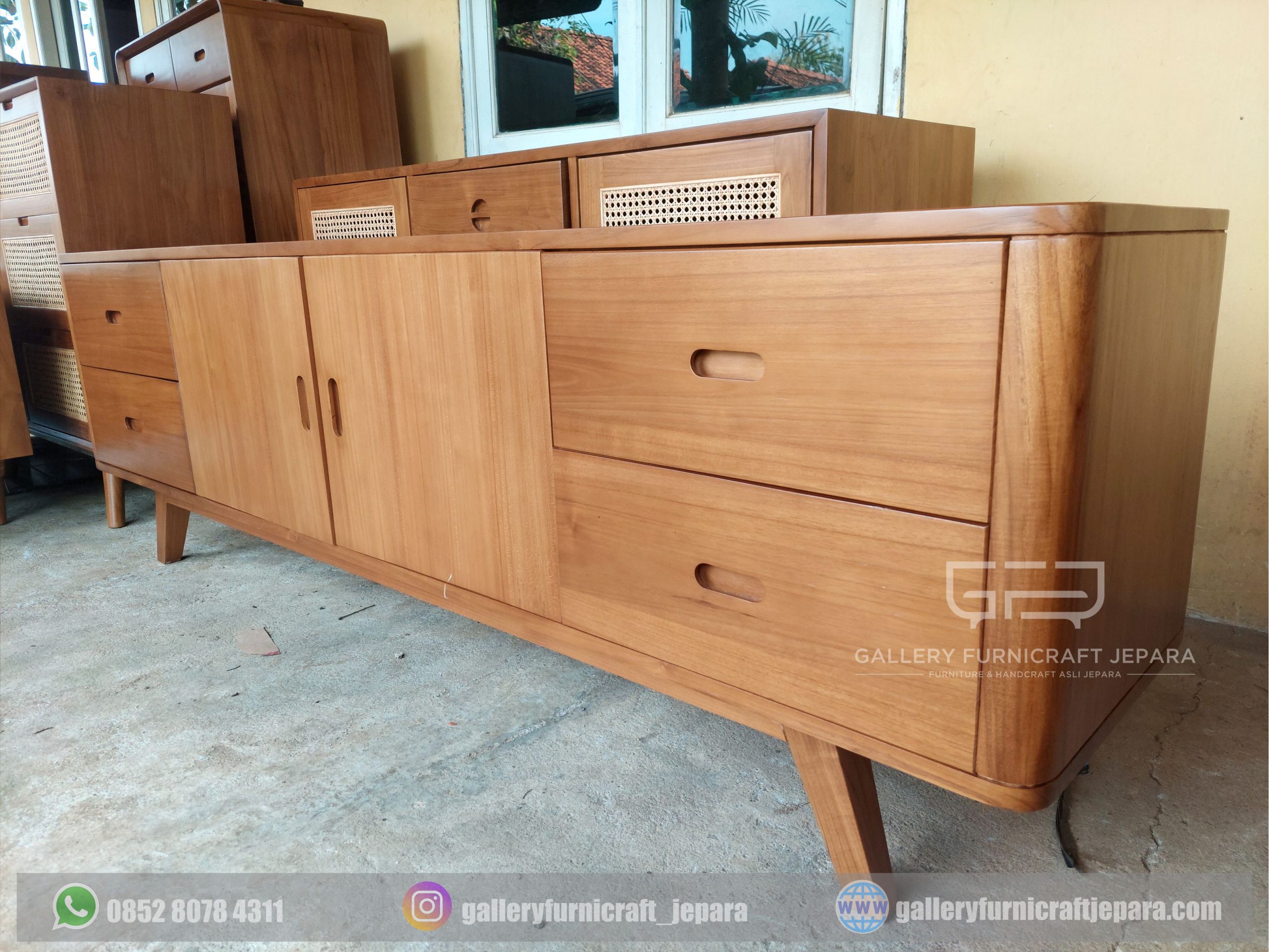 cabinet Tv scandinavian 4laci 2pintu 200x45x65cm