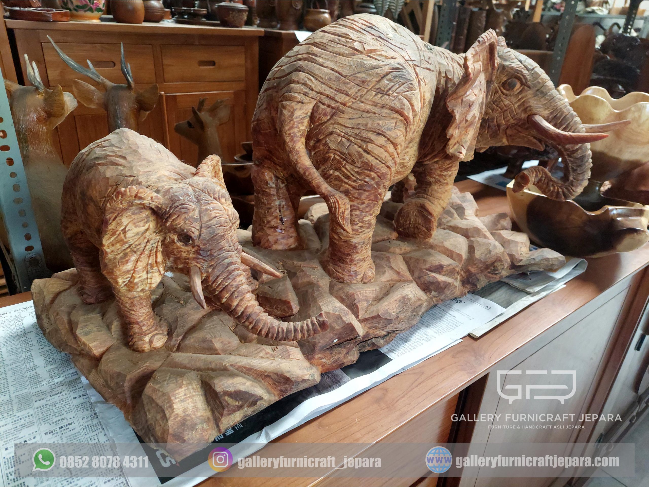 patung gajah kayu pinus merah 70x35x40cm @3500 03