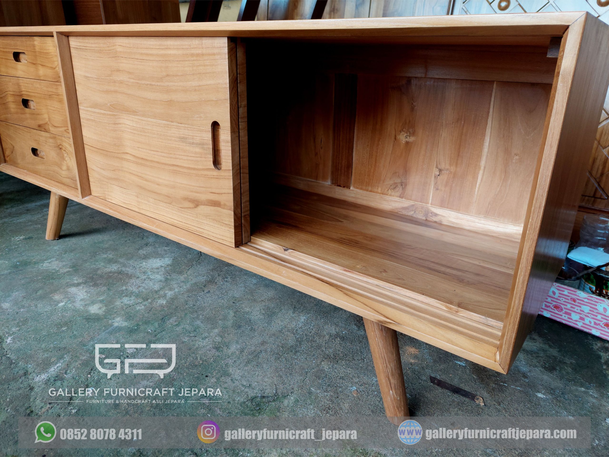 SKU094 Meja tv retro minimalis pintu slide 150x50x70cm 04