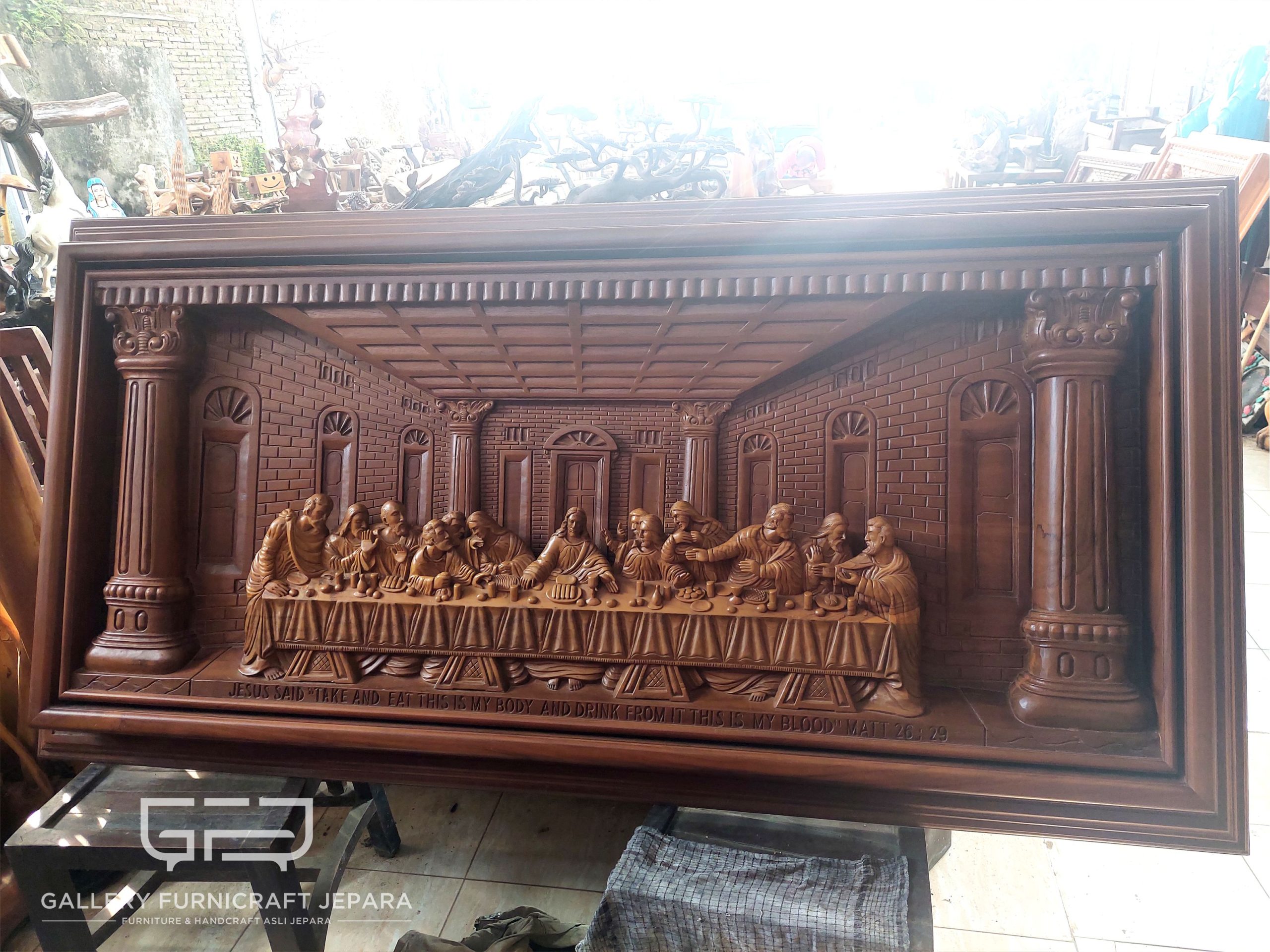 SKU108 relief perjamuan terakhir keluarga kudus 200x100cm @13k
