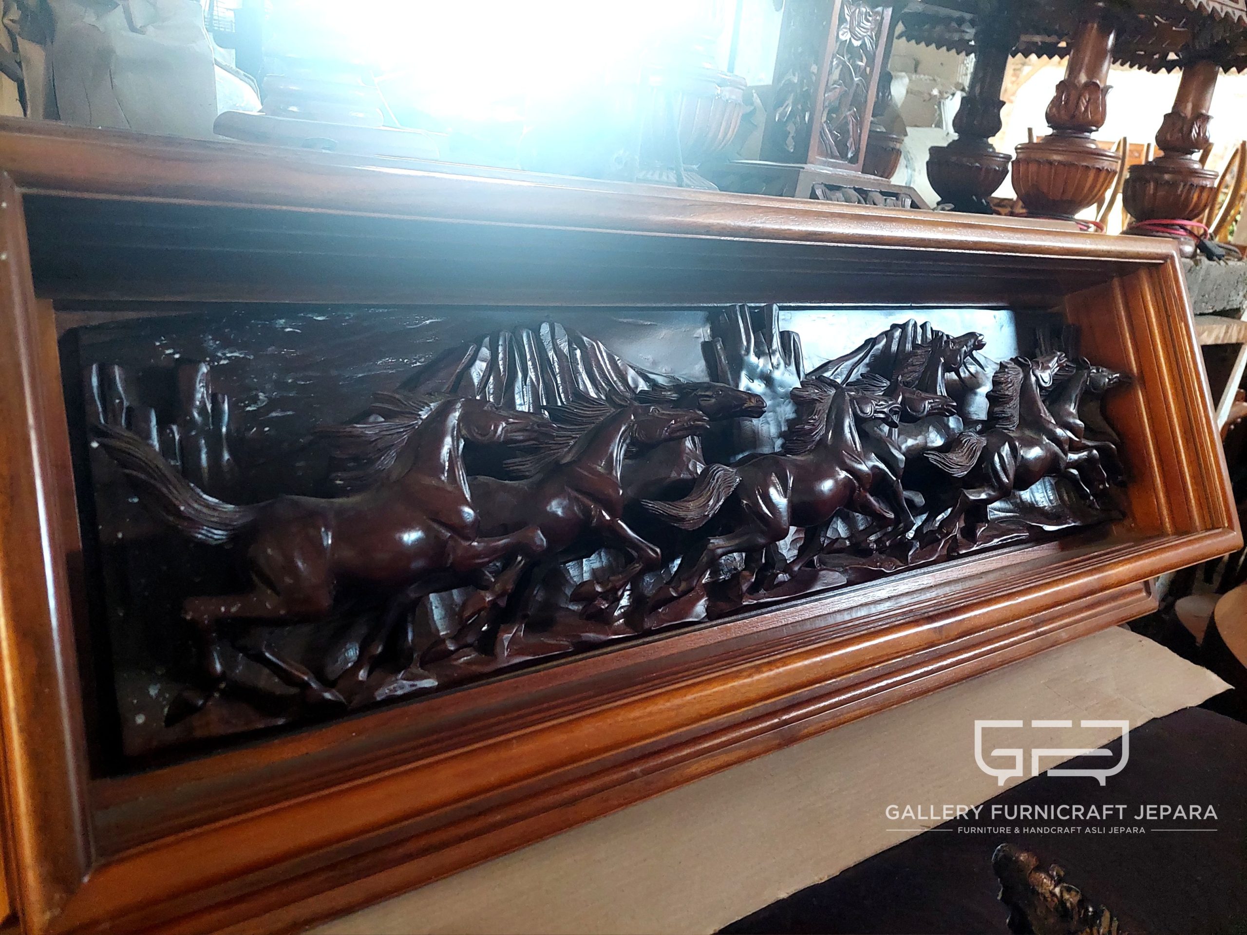 dekorasi dinding relief 8 kuda kayu sonokeling rangka jati 120x15x50cm @2500