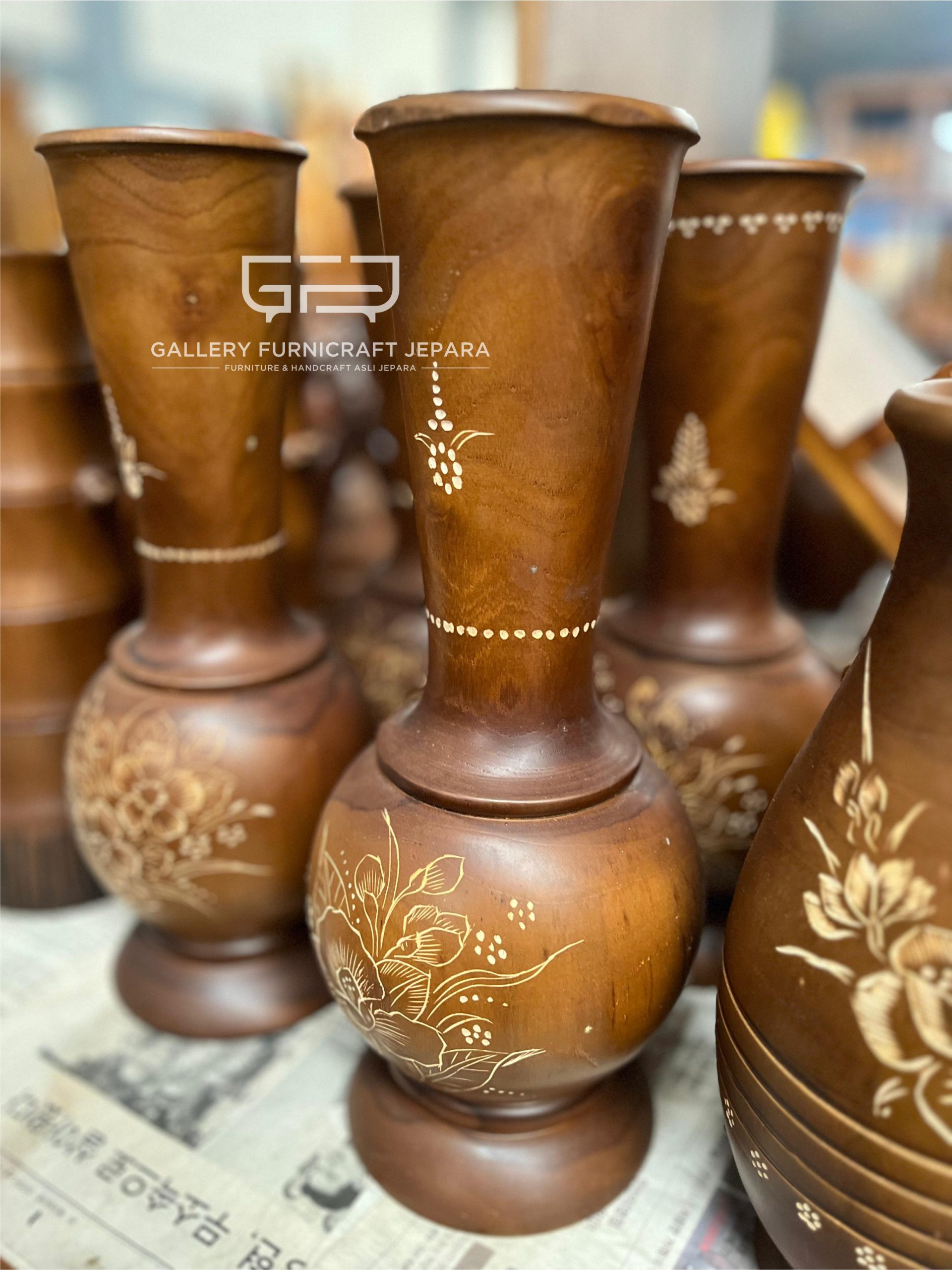 SKU209 vas bunga lentera ukir kayu jati 35cm 03
