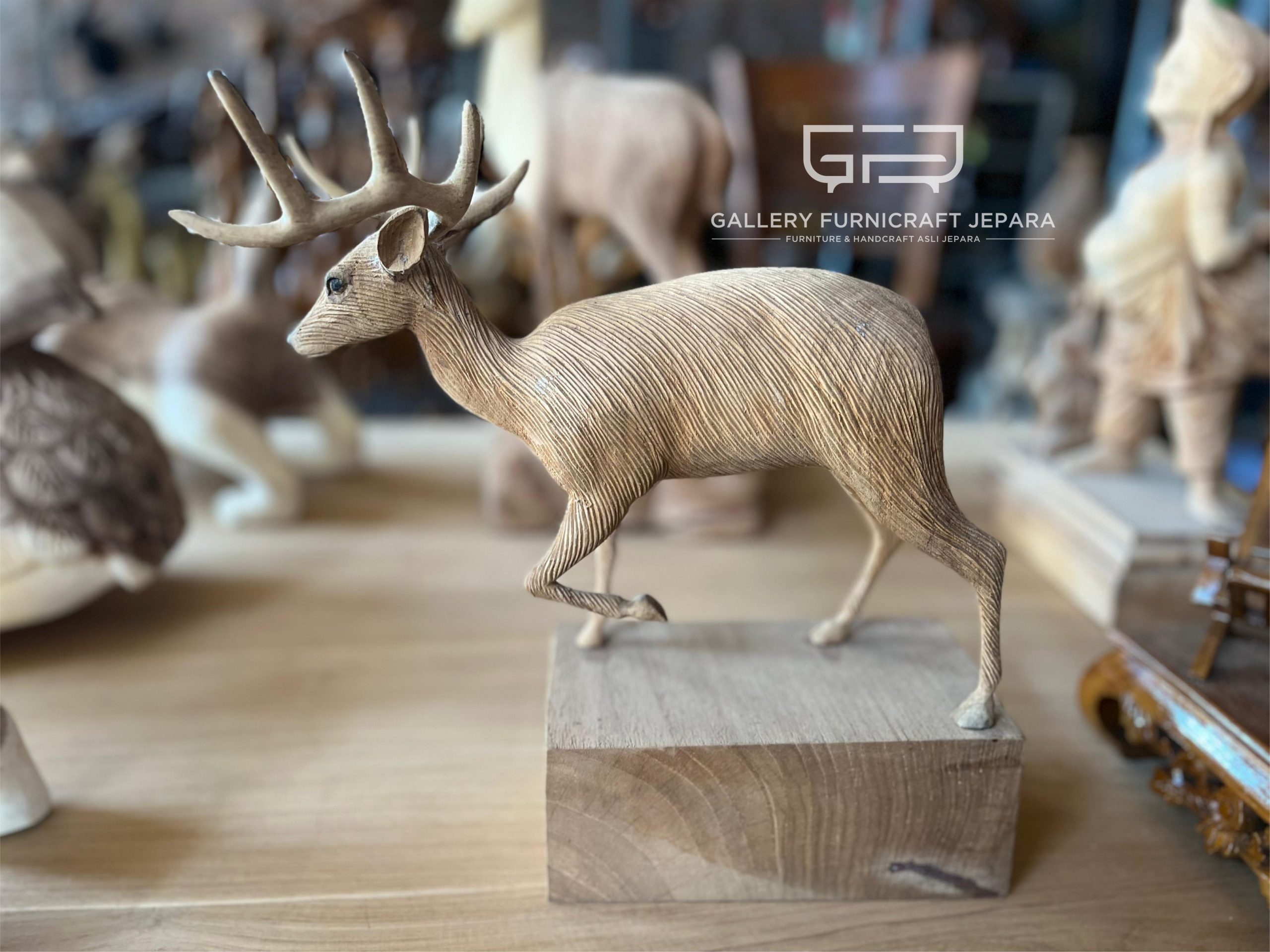 SKU215 patung rusa kayu jati 25x10x30cm @400 04