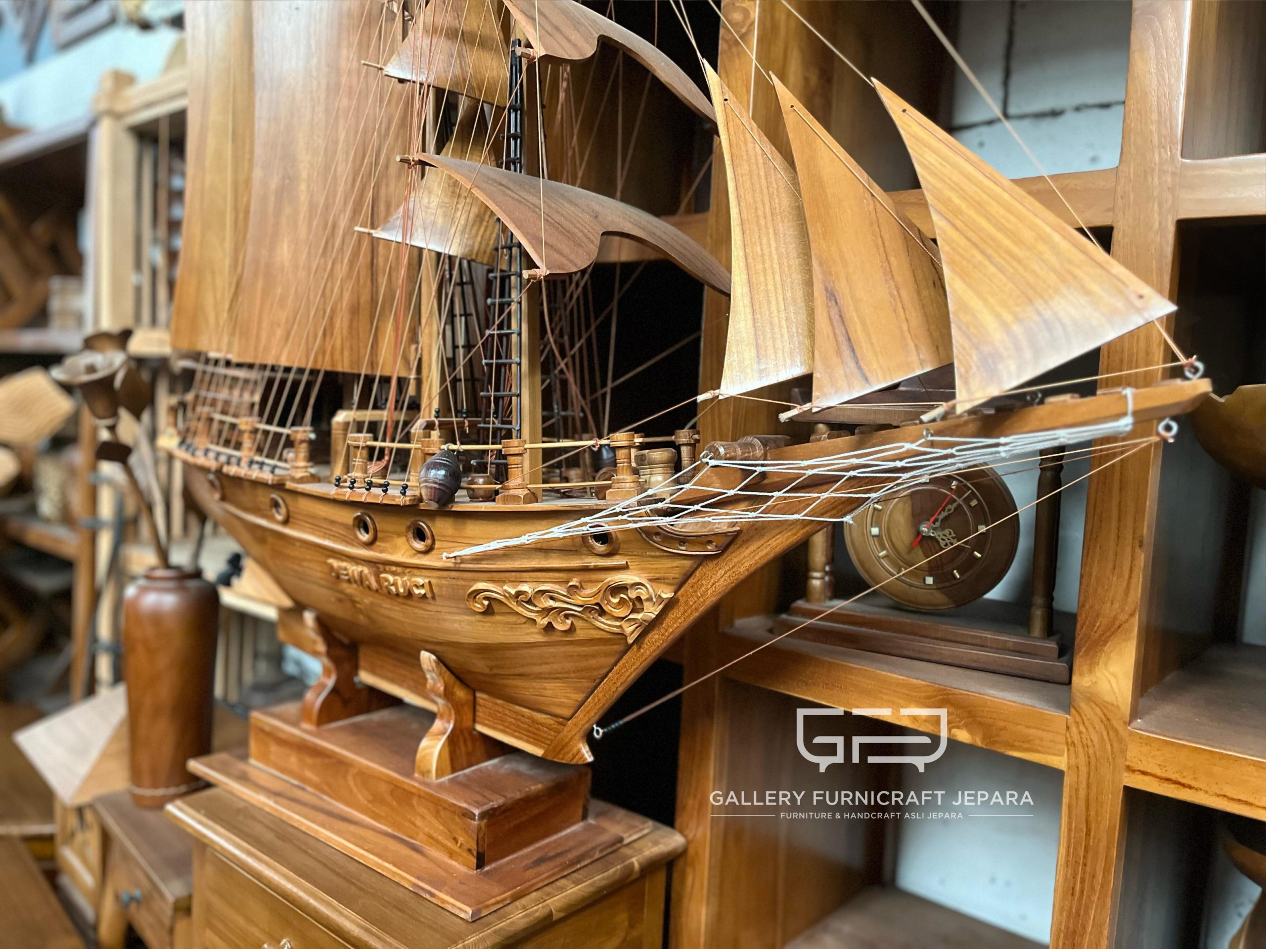Miniatur Kapal Pinisi Dewa Ruci Kayu Jati 110x25x120cm @1800 08