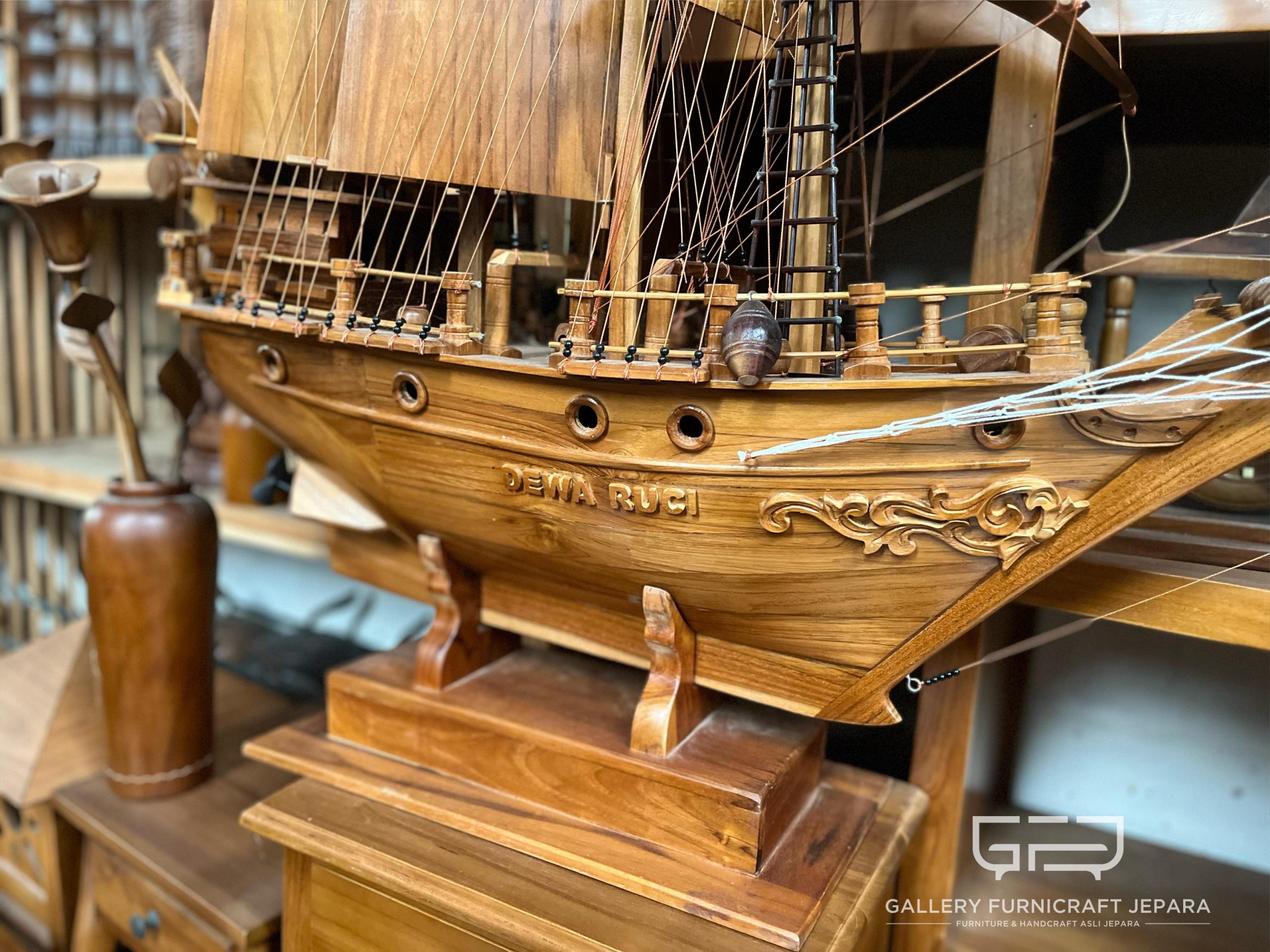 Miniatur Kapal Pinisi Dewa Ruci Kayu Jati 110x25x120cm @1800 10