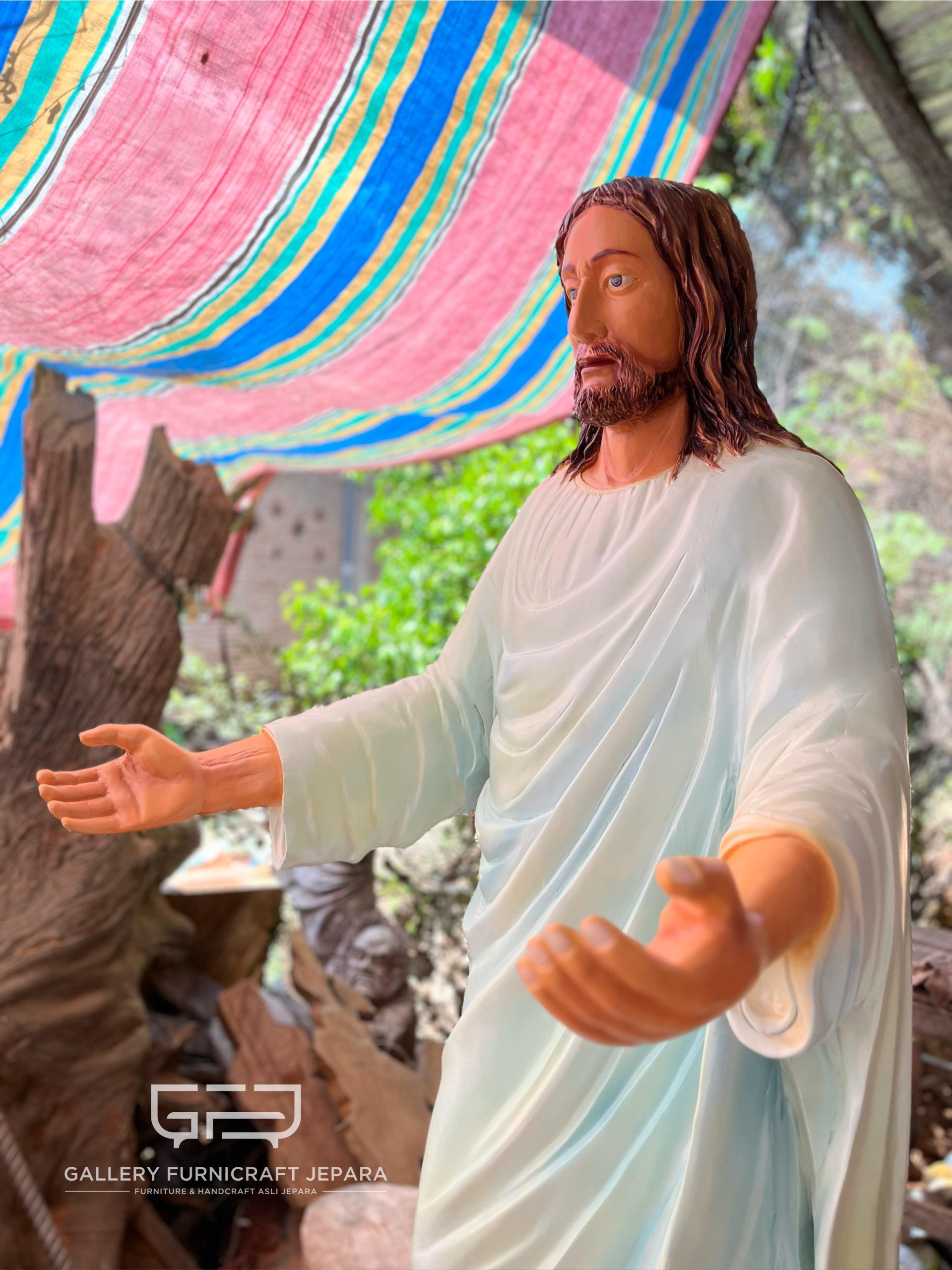 Patung Yesus Kutbah Kayu Mahogany Solid 80x55x205cm 10