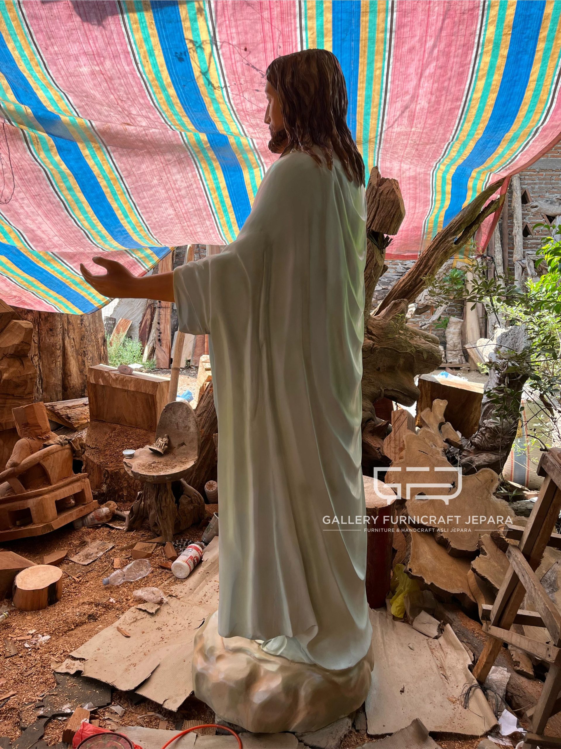 Patung Yesus Kutbah Kayu Mahogany Solid 80x55x205cm 11