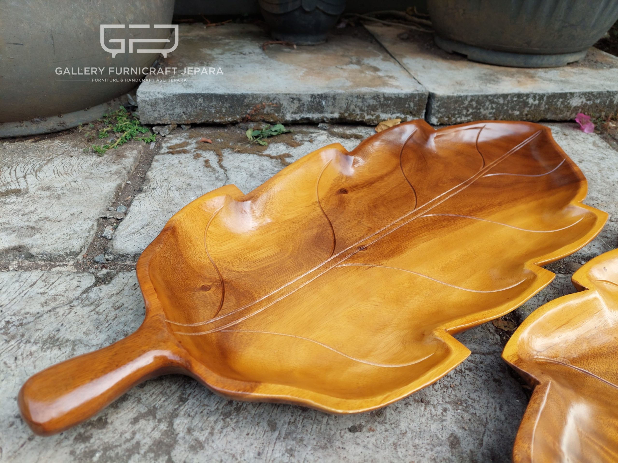 Tempat Buah Daun Kayu Trembesi 35x80cm @140