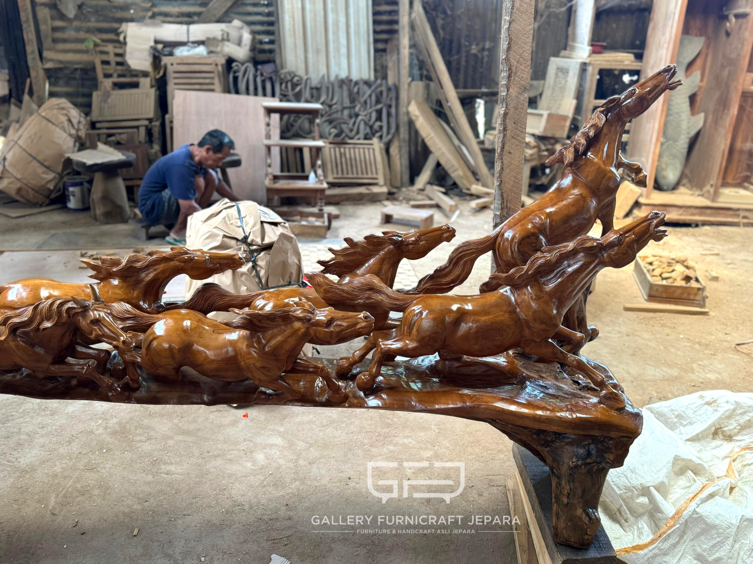 Dekorasi Patung Kuda lari Kayu Jati Solid 250x60x130cm Natural @6000 04