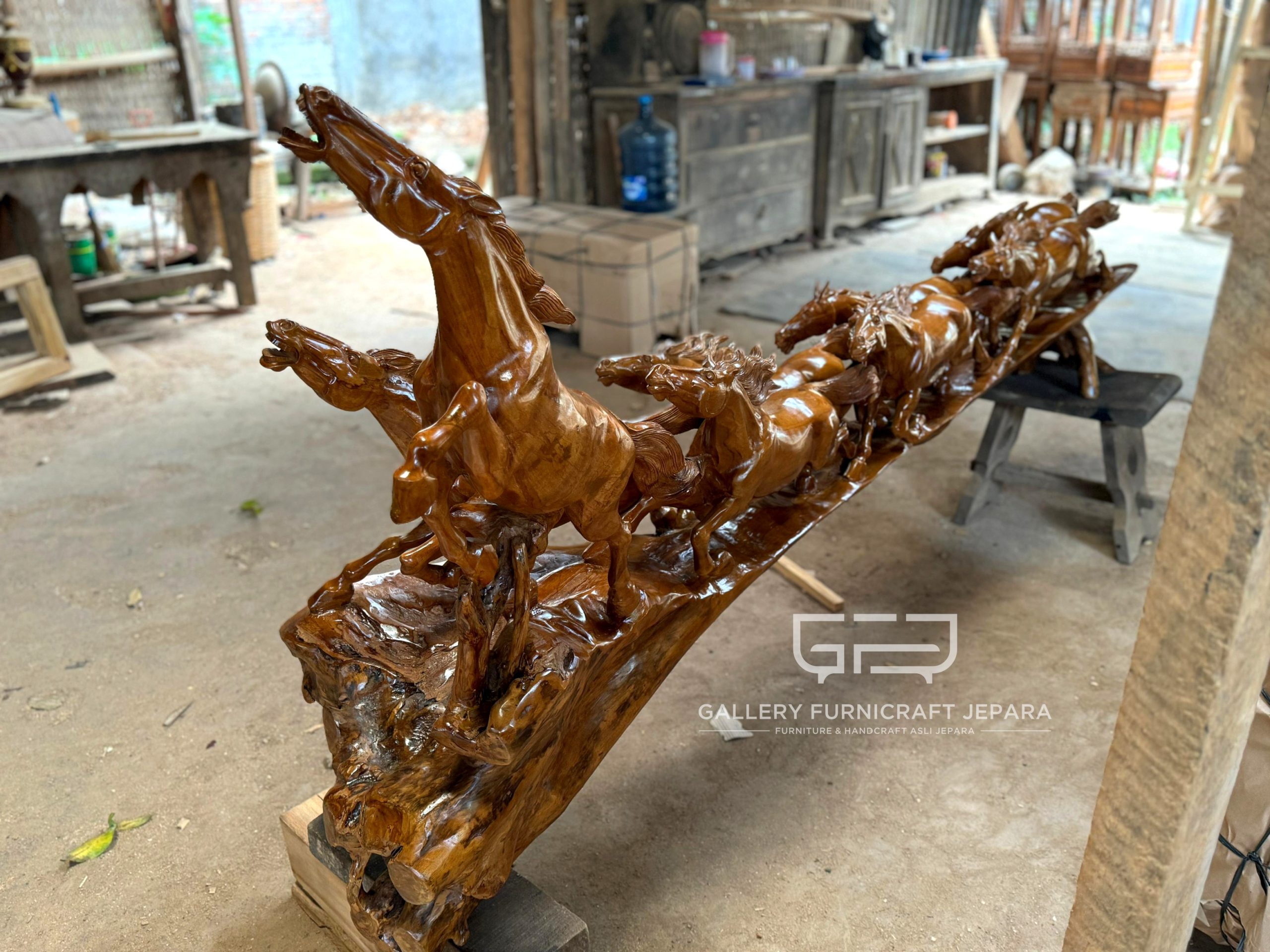 Dekorasi Patung Kuda lari Kayu Jati Solid 250x60x130cm Natural @6000 07