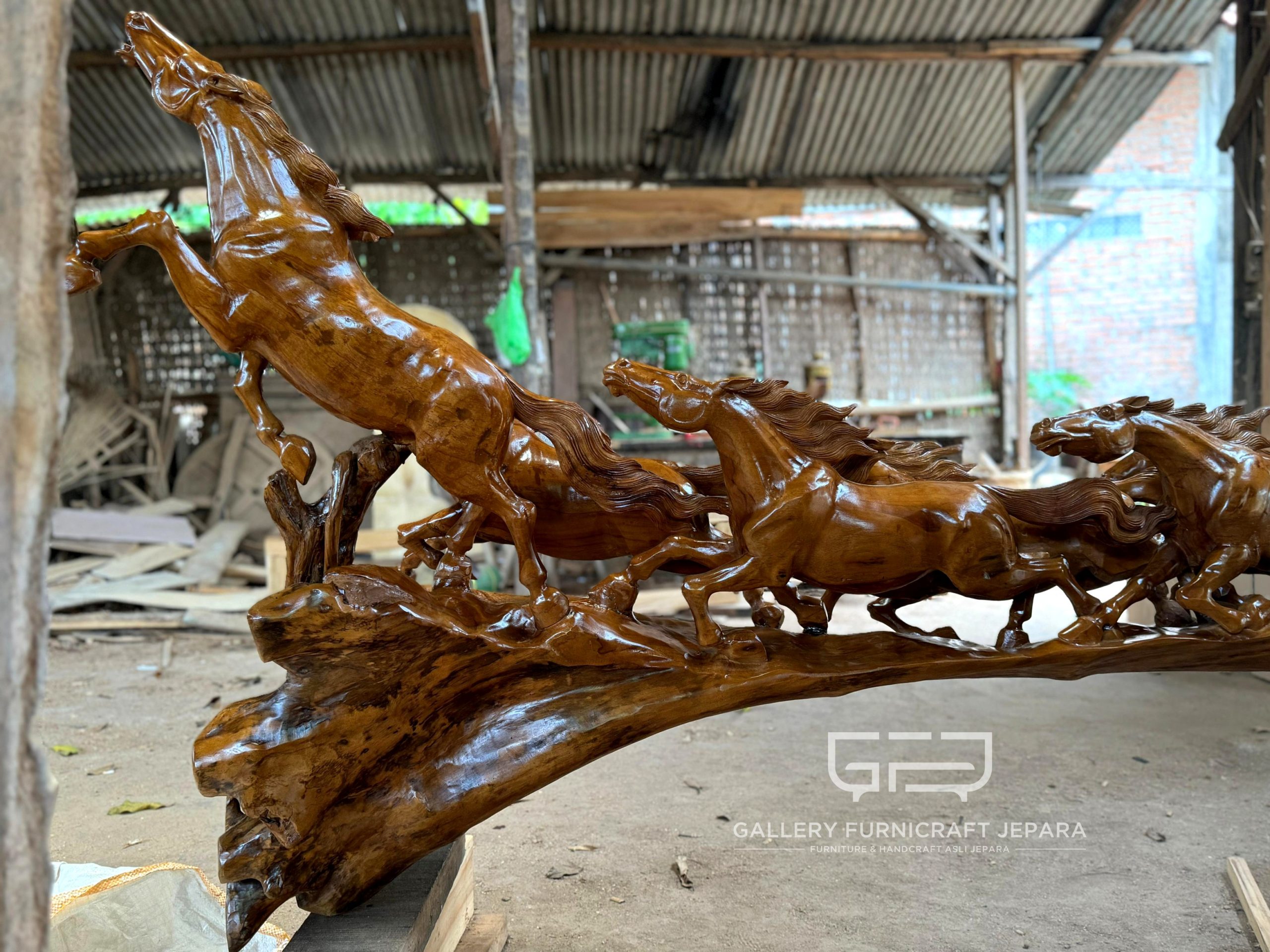 Dekorasi Patung Kuda lari Kayu Jati Solid 250x60x130cm Natural @6000 08