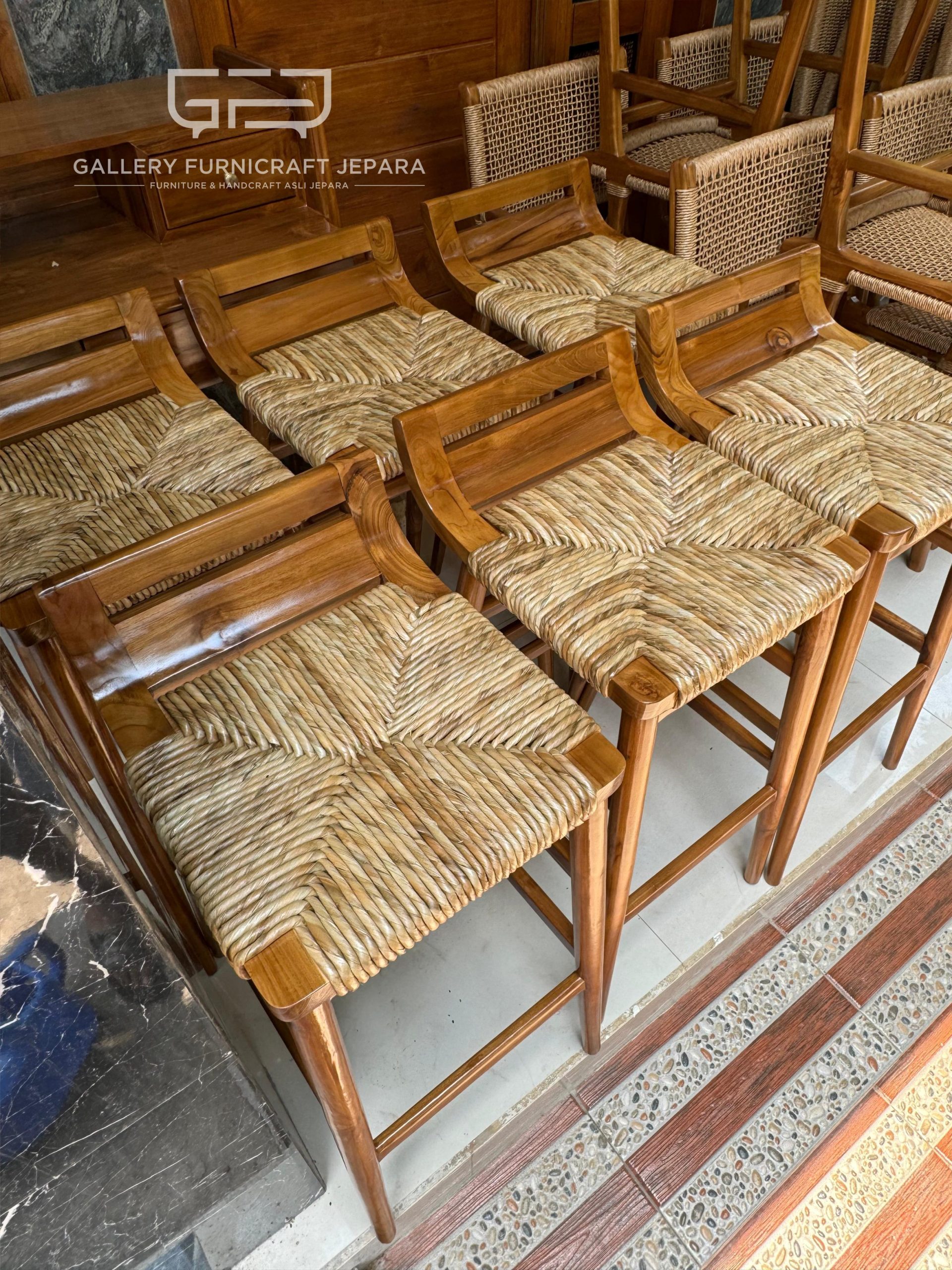Stool Bar Rotan Eceng Gondok Kayu Jati 85x38x46cm @450