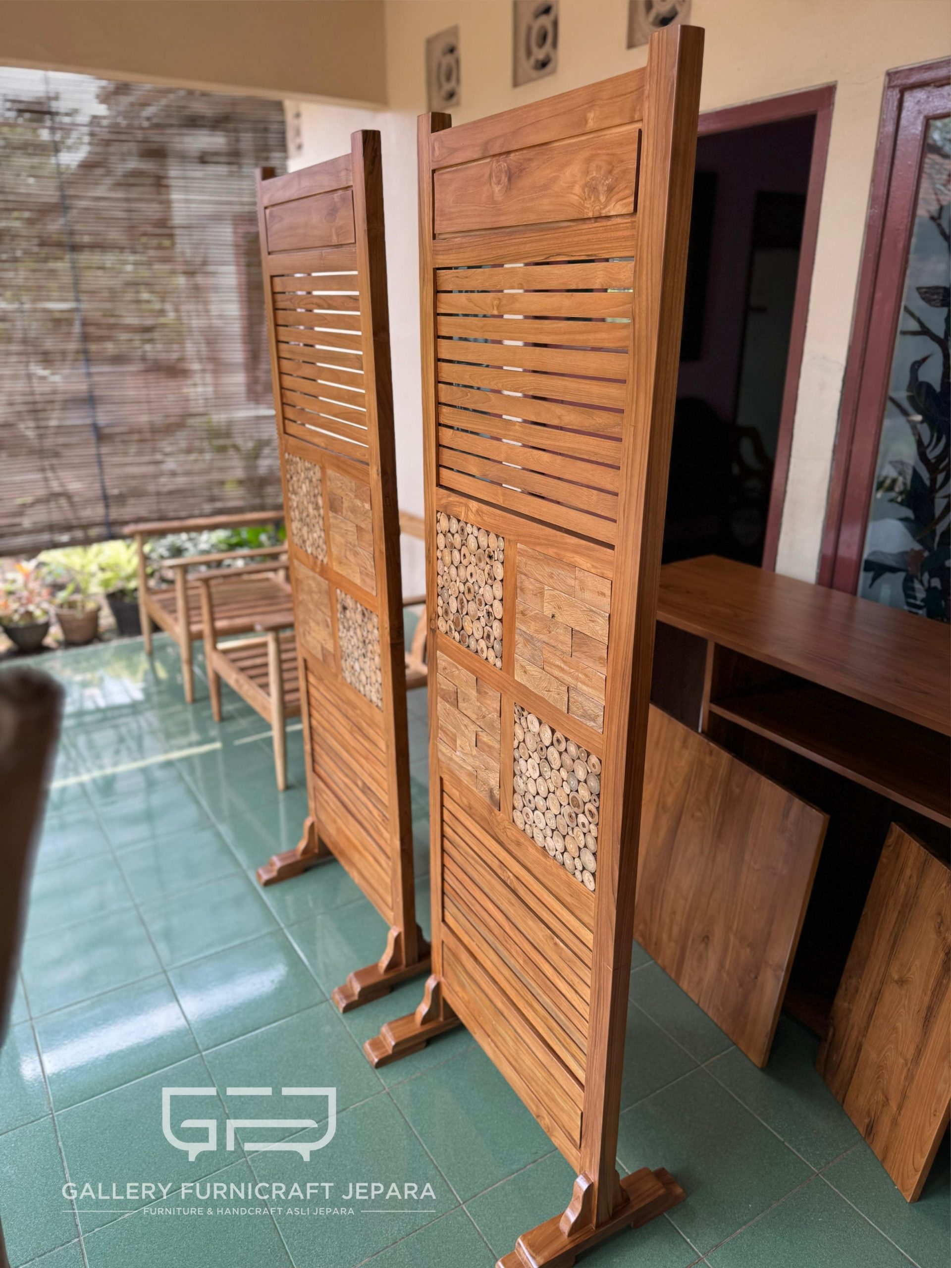 Partisi Kayu Jati Ornamrn Koin Bata 80x180cm
