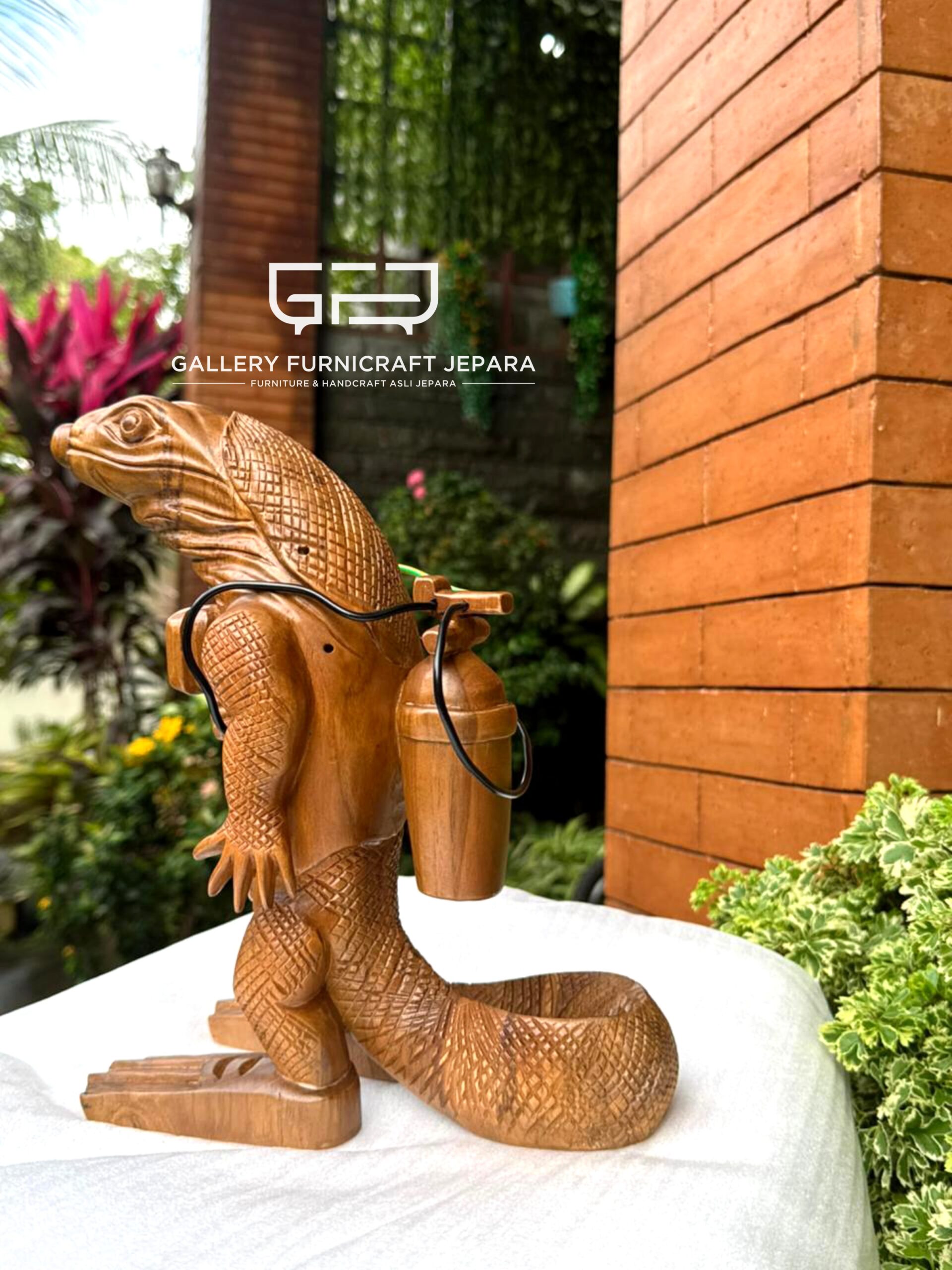 Custom Patung Komodo Dragon 25cm Kayu Jati 02
