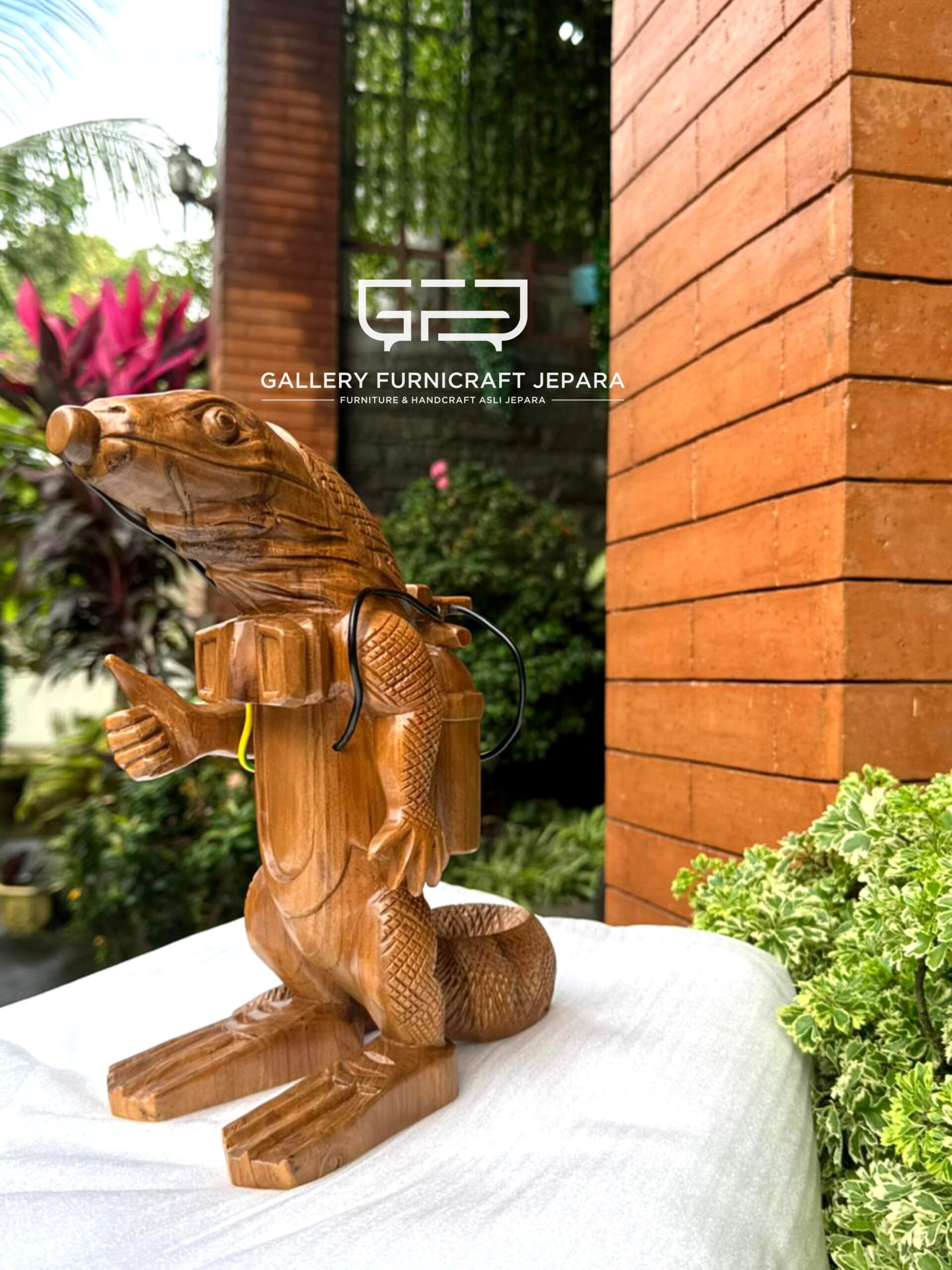 Custom Patung Komodo Dragon 25cm Kayu Jati 03