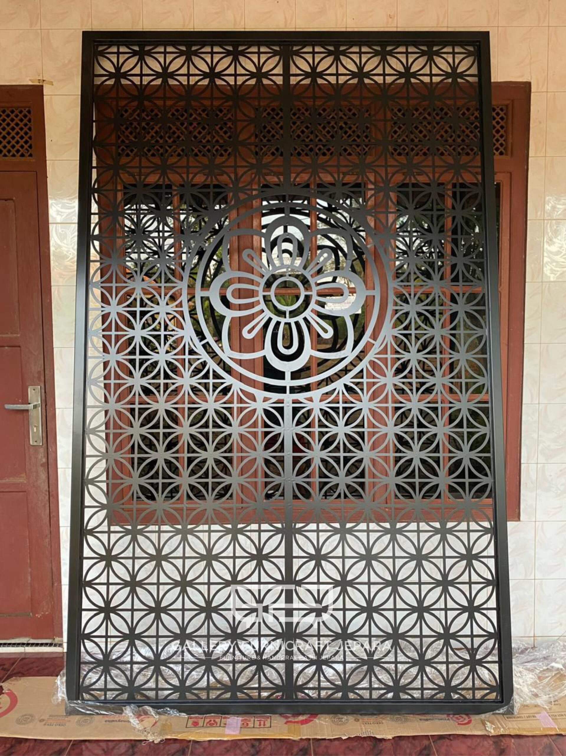 Partisi Minimalis Ornamen Kawung Material Plat Besi Ukir Cnc 240x180cm @5,500 05