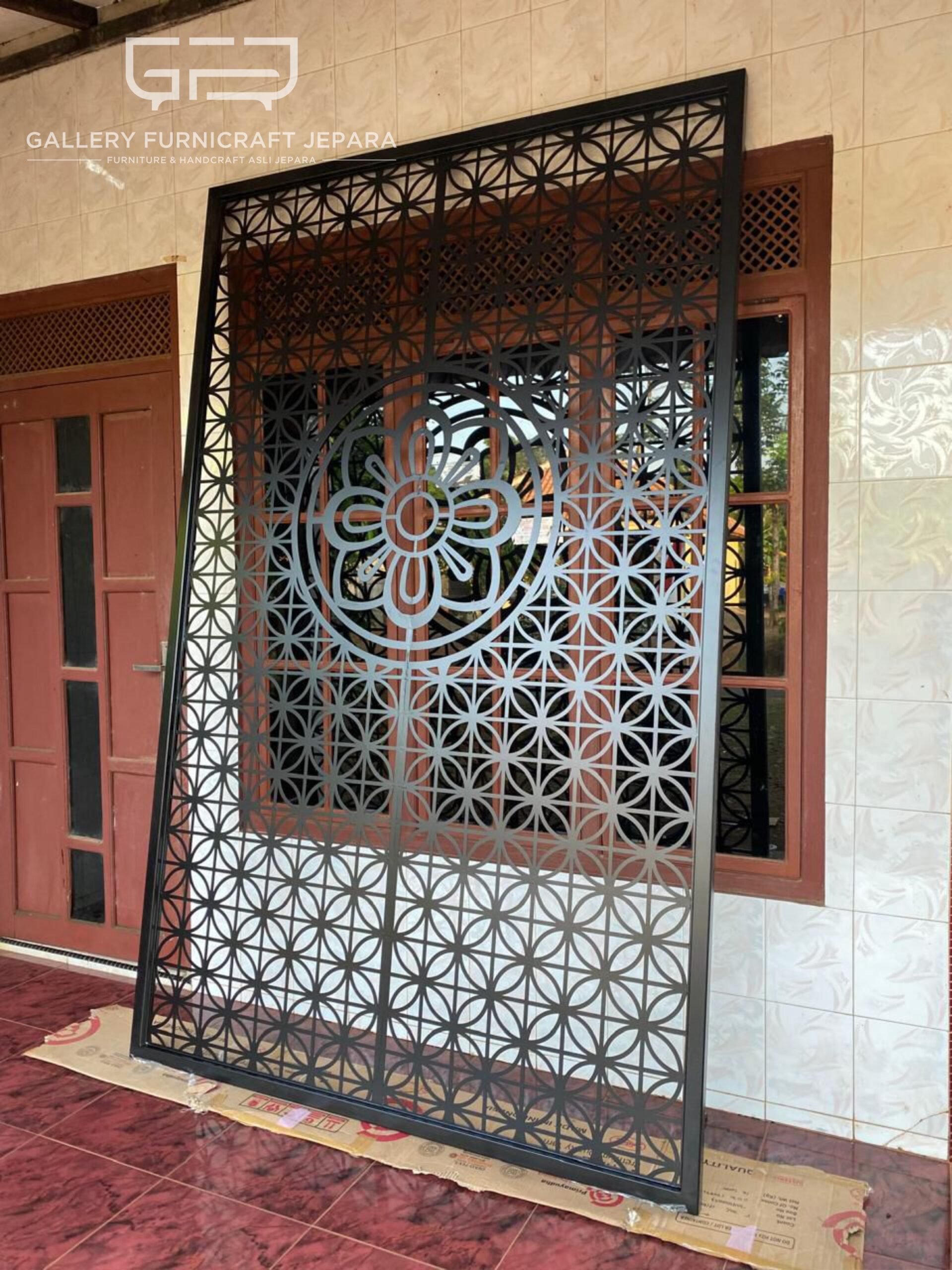 Partisi Minimalis Ornamen Kawung Material Plat Besi Ukir Cnc 240x180cm @5,500