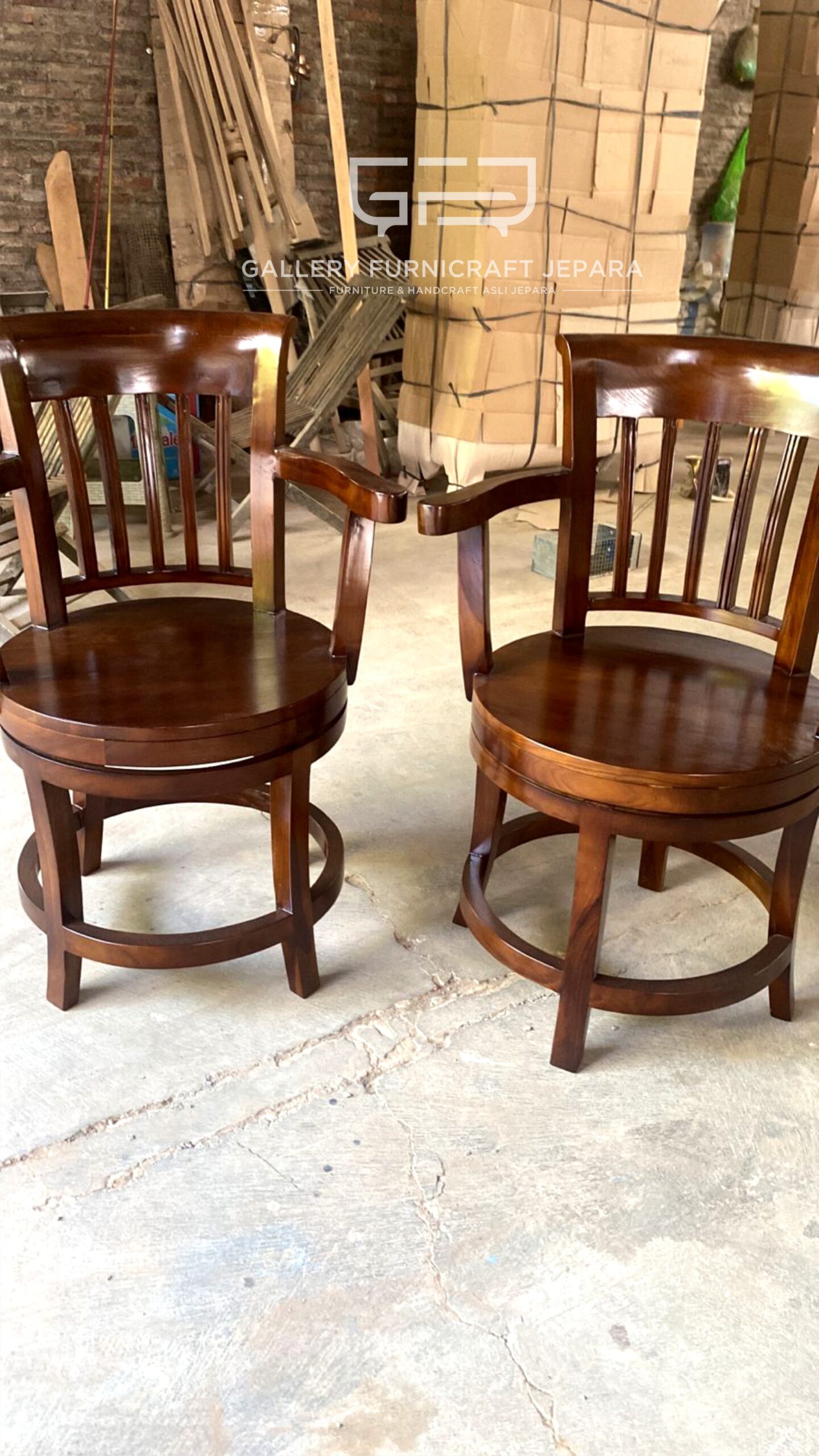 Set Kursi Teras Putar Kayu Jati Solid 04