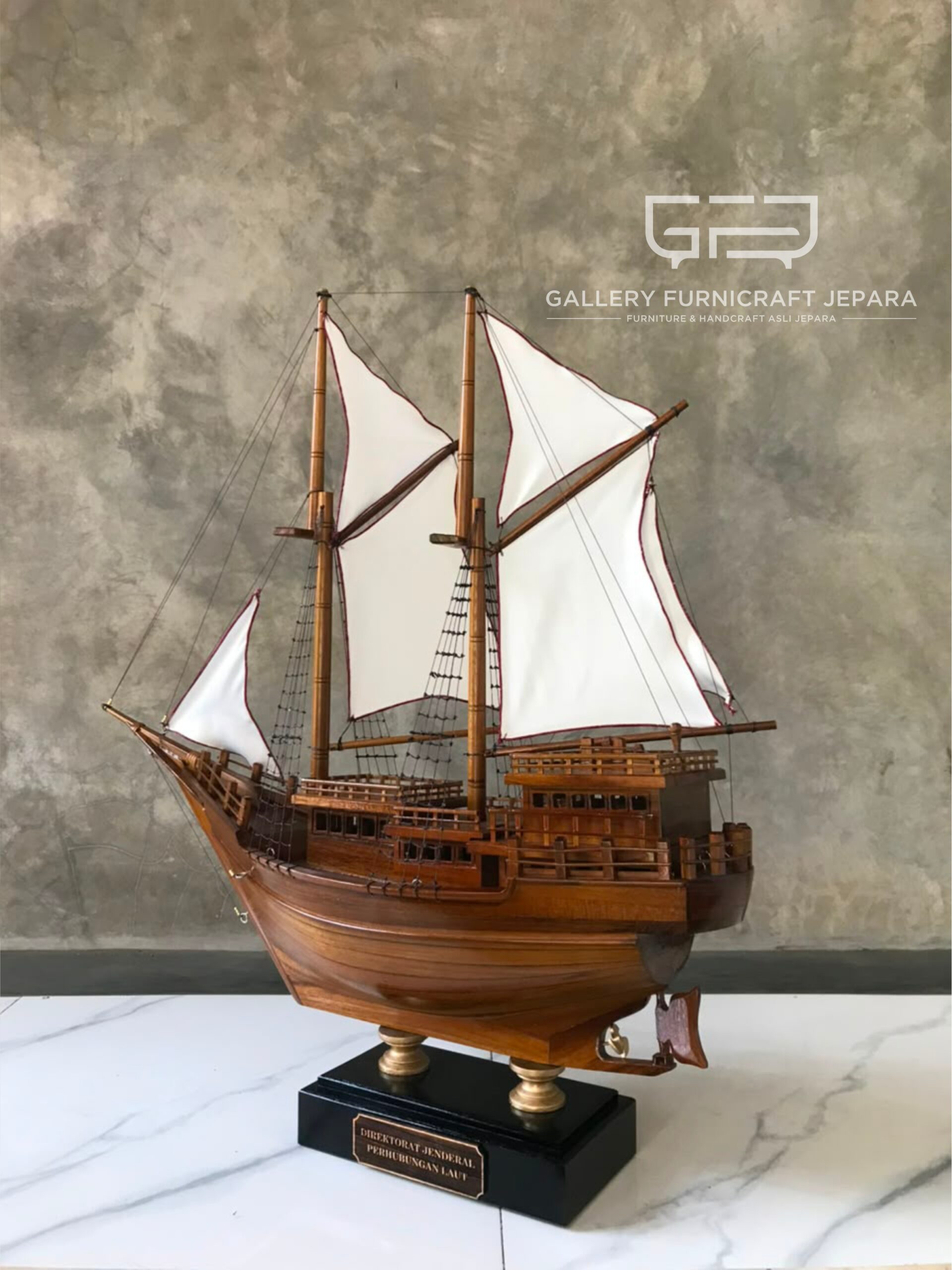 Kapal Pinisi Original Kayu Jati 60cm
