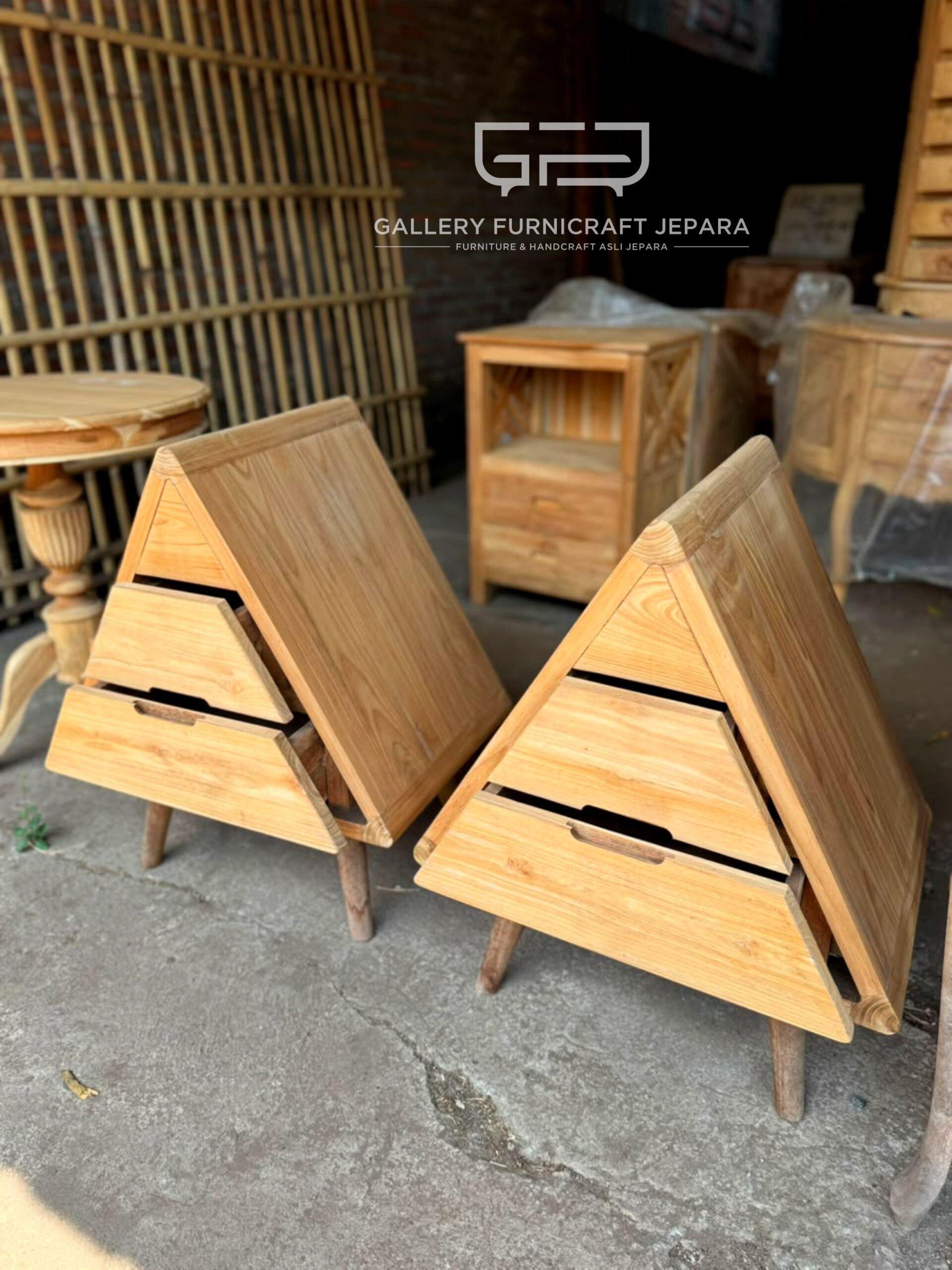 Meja Nakas Segitiga 2 Laci Kayu Jati 57x40x70cm @400