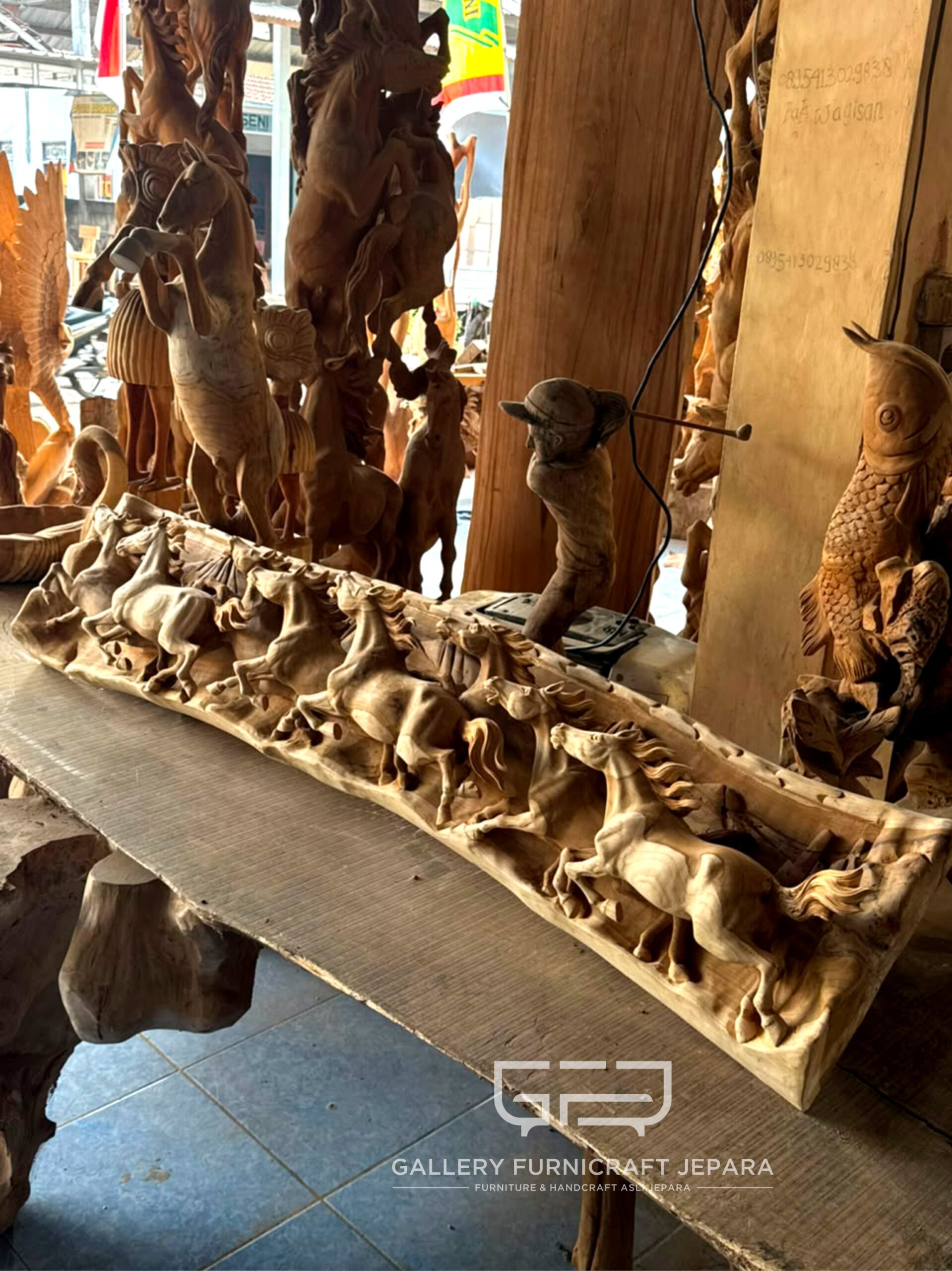 Hiasan Dinding Relief Kuda Lari Kayu Jati Solid 150x30cm @4000