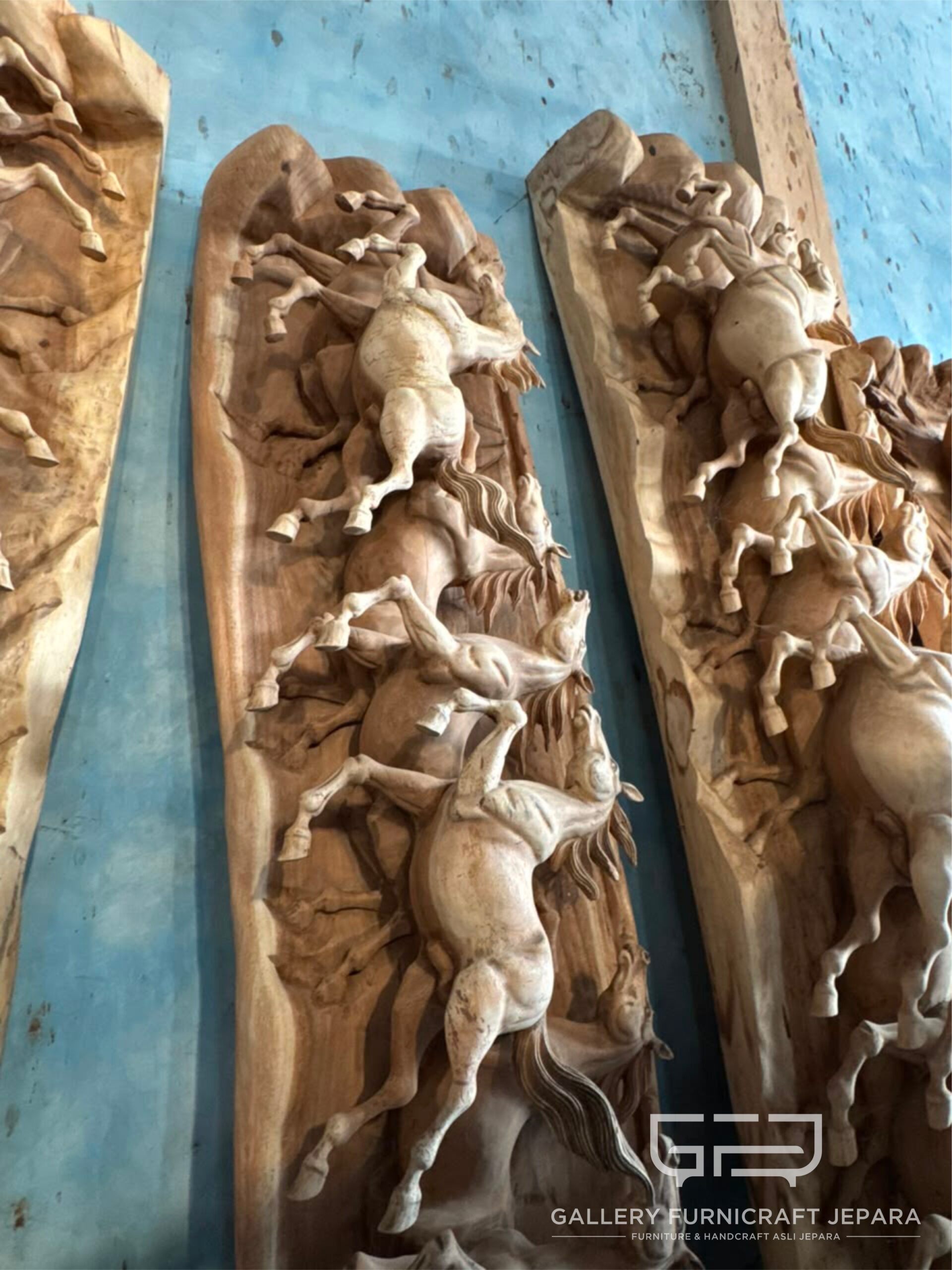 Hiasan Dinding Relief Kuda Lari Suarwood Solid 210x57cm @4000 03
