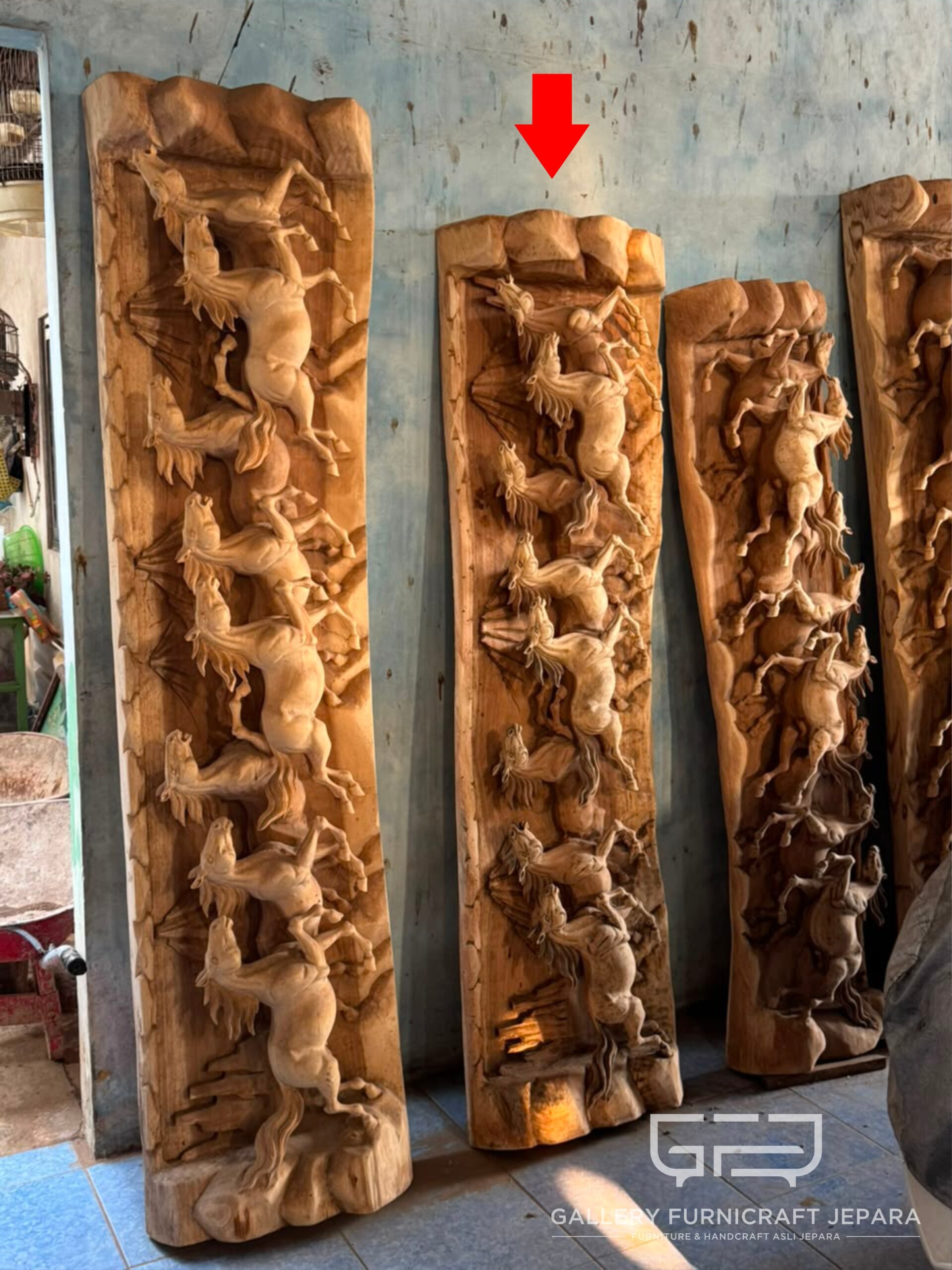 Hiasan Dinding Relief Kuda Lari Suarwood Solid 210x57cm @4000