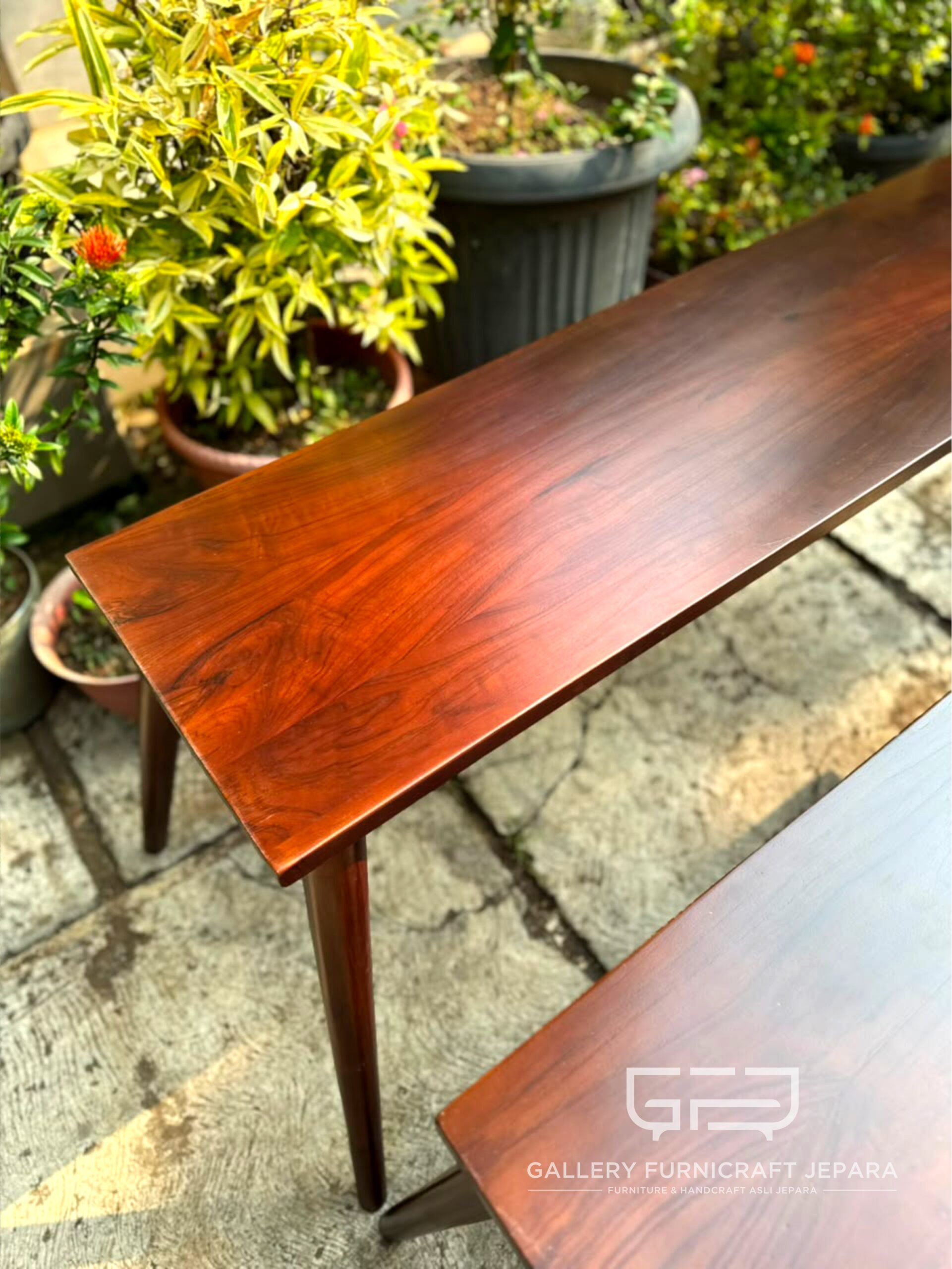 Meja Retro 140x40x60cm @700 02
