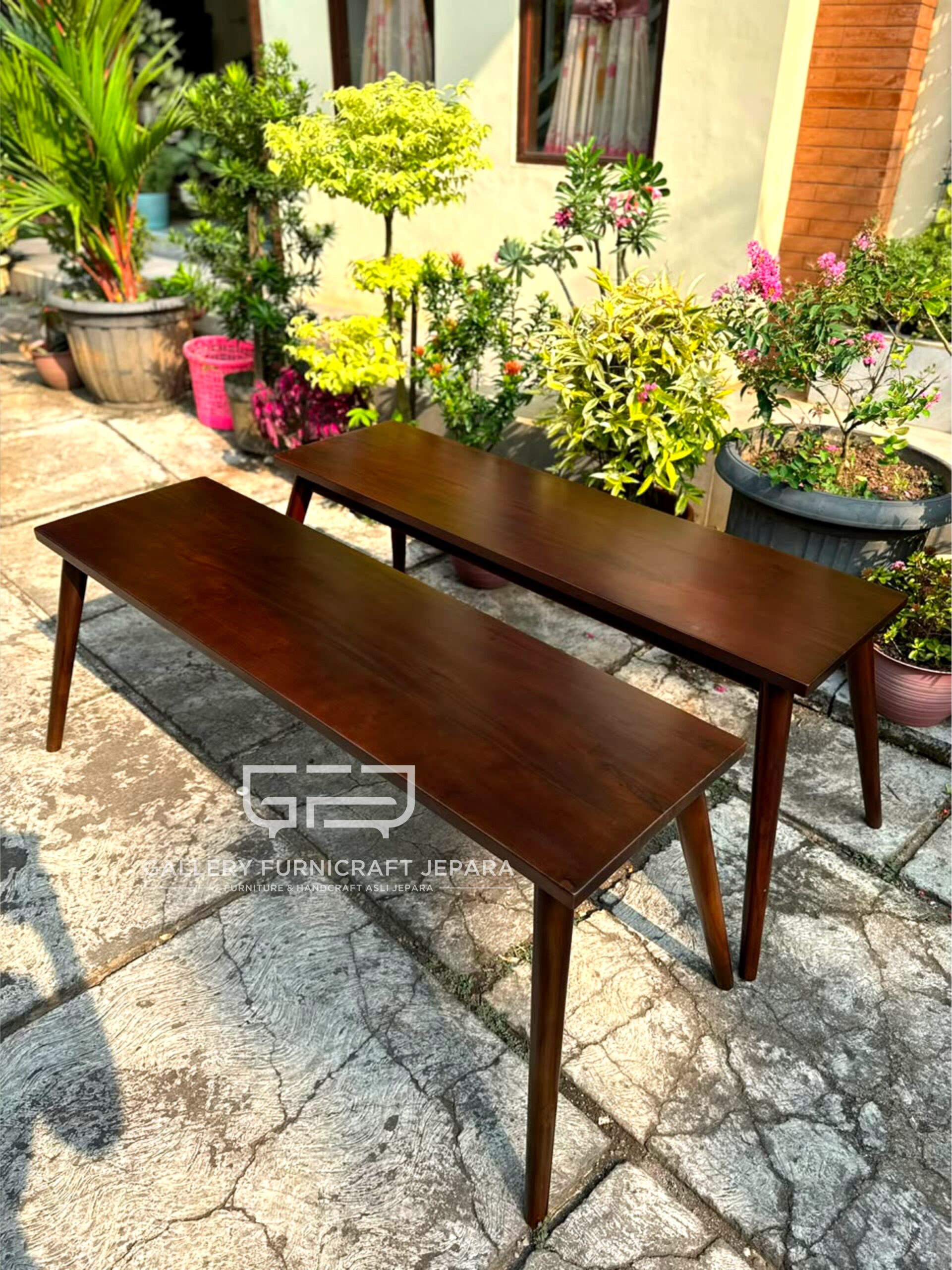 Meja Retro 140x40x60cm @700 05
