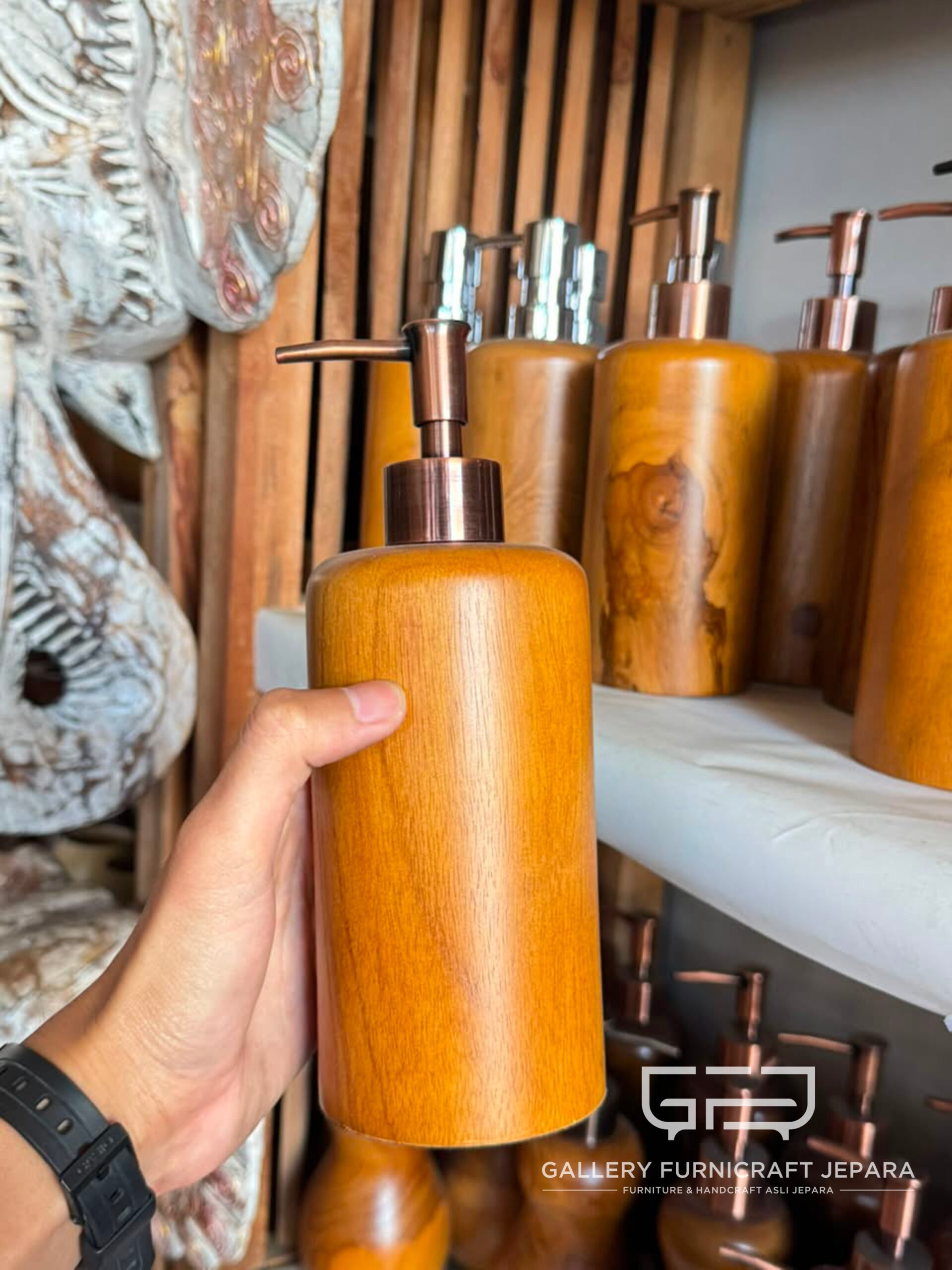 Dispenser Sabun Cair Kayu Jati Solid 8x22cm Pump Bronze @150 03