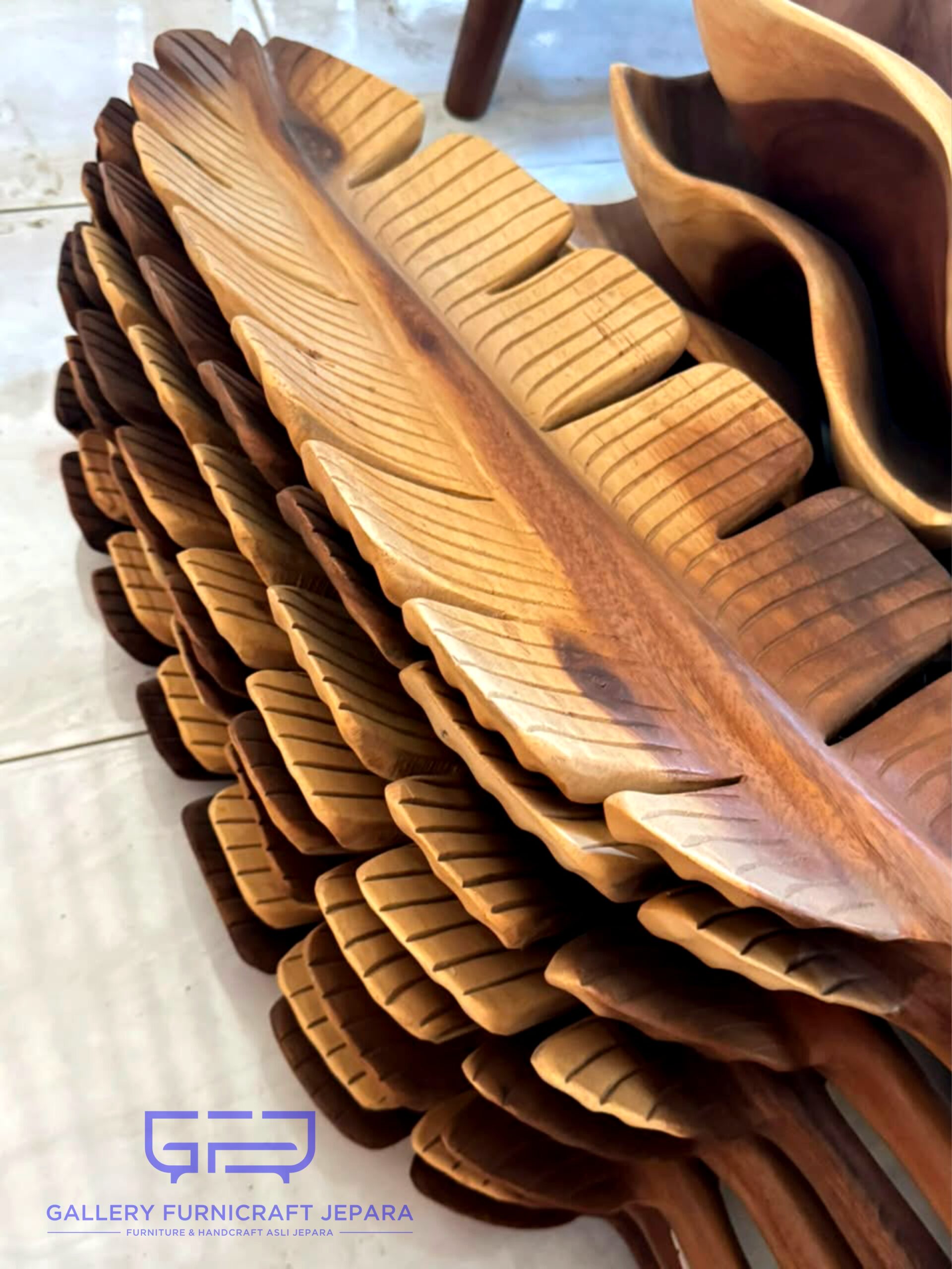 Nampan Saji Daun Pisang 70x25x4cm Kayu Trembesi Solid Pajangan Dekorasi Jepara @150 02