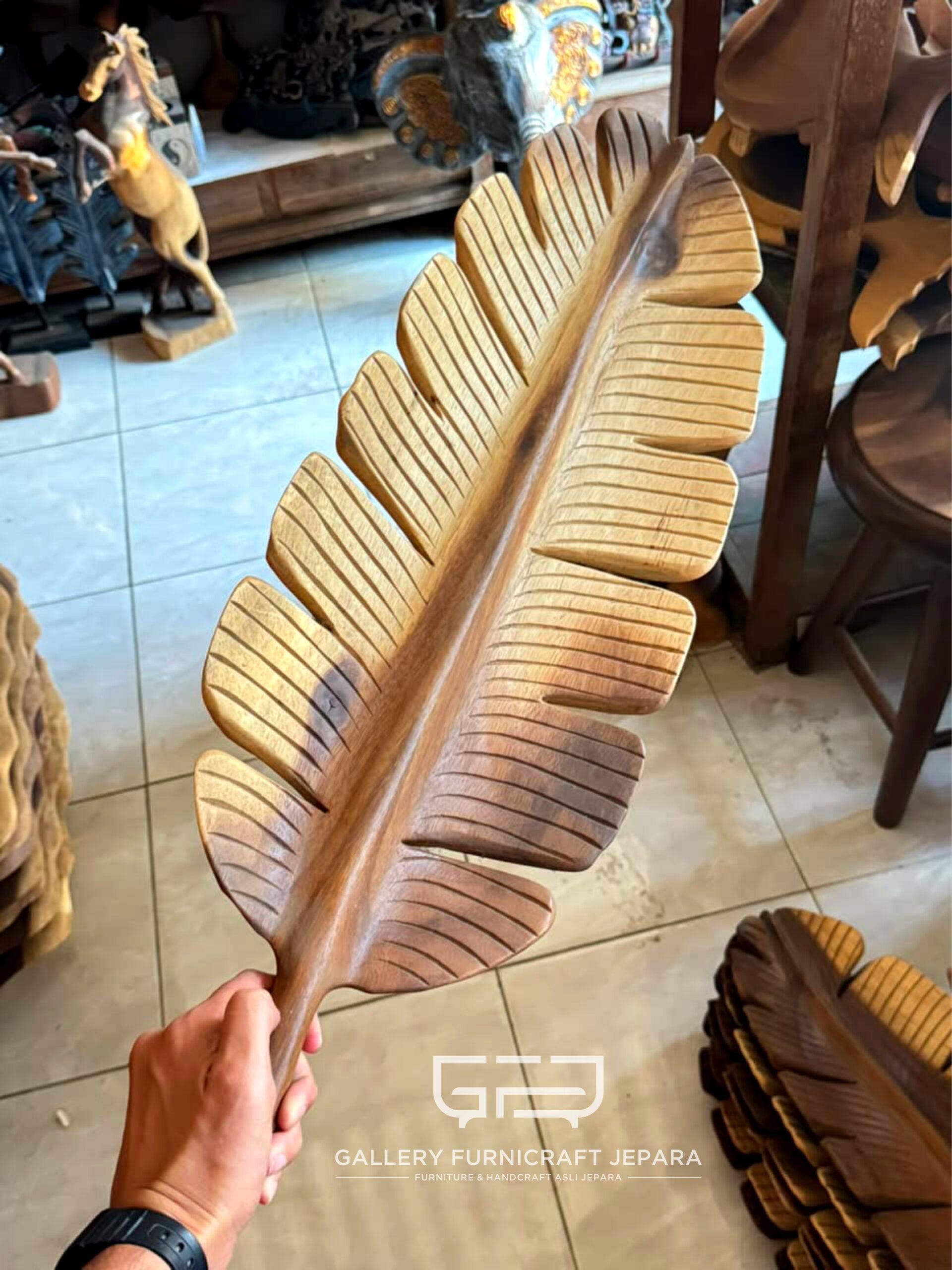 Nampan Saji Daun Pisang 70x25x4cm Kayu Trembesi Solid Pajangan Dekorasi Jepara @150 03