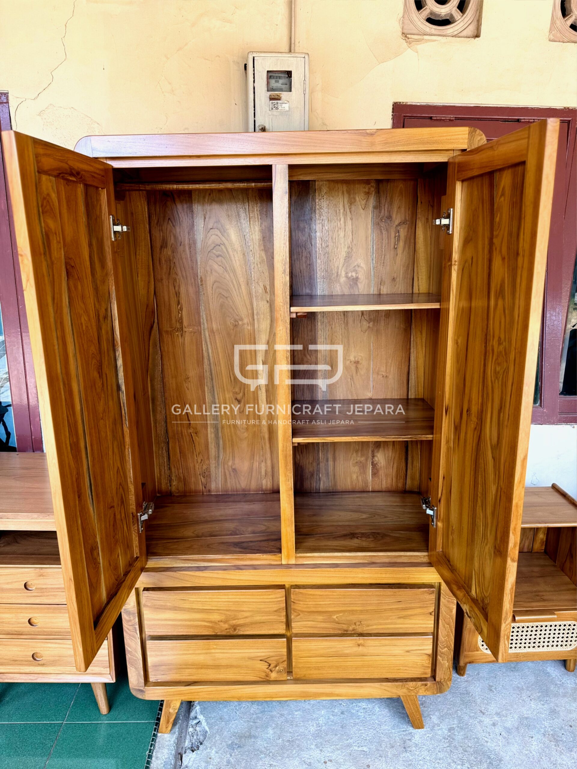 Lemari Pakaian Kayu Jati Asli Jepara 2 Pintu 4 Laci Model Retro Scandinavian Minimalis 100x45x180cm 02